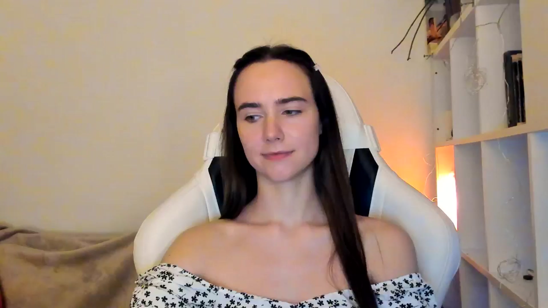 Gallery image thumbnail from OhAlisa's myfreecams stream on, 12/04/2025, 16:07 image 7 of 20
