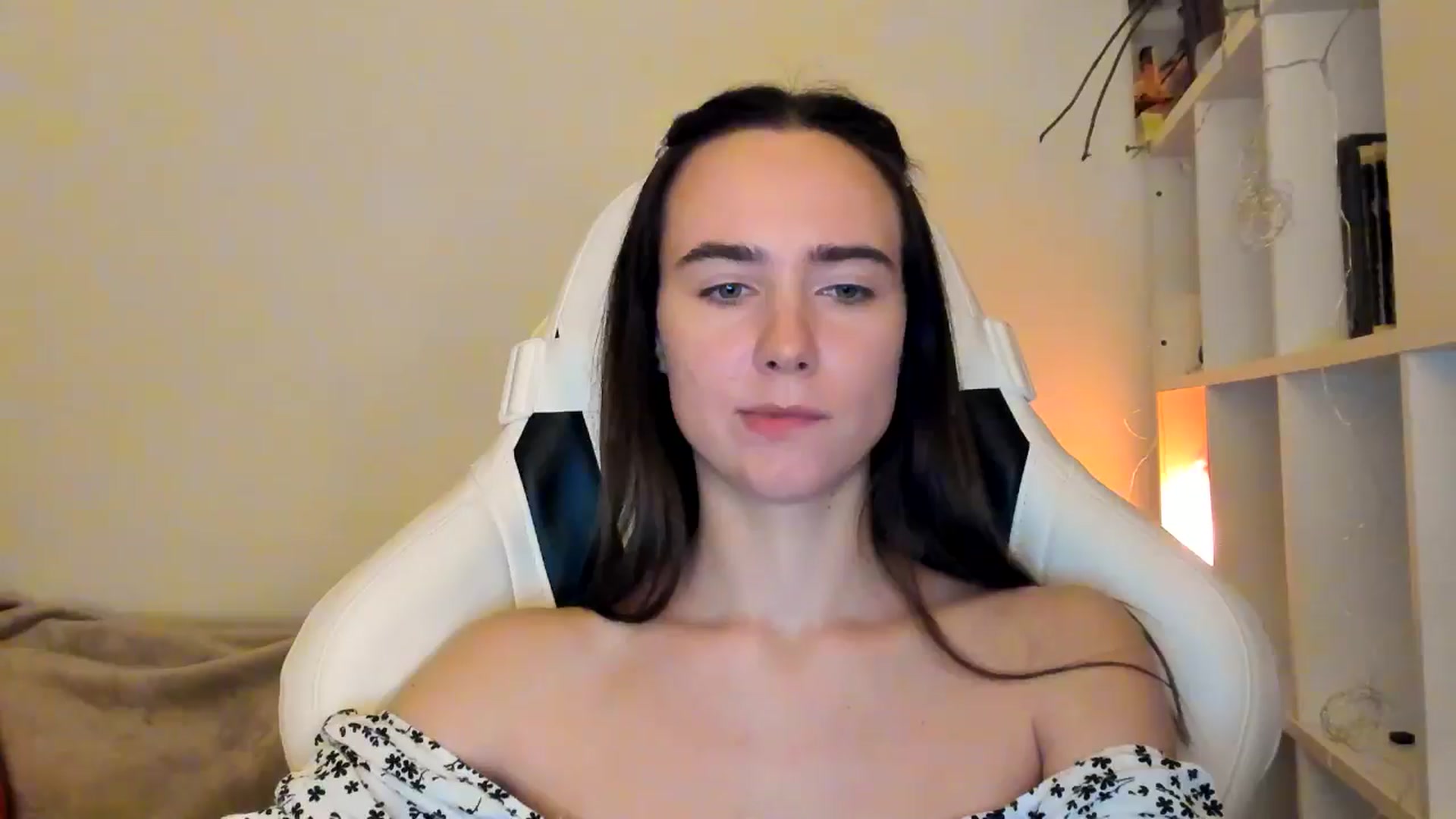 Gallery image thumbnail from OhAlisa's myfreecams stream on, 12/04/2025, 16:07 image 14 of 20