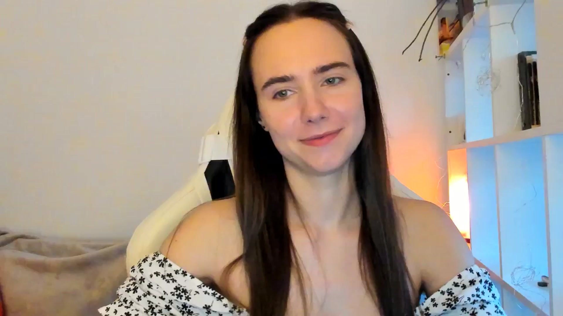 Gallery image thumbnail from OhAlisa's myfreecams stream on, 12/04/2025, 16:07 image 2 of 20