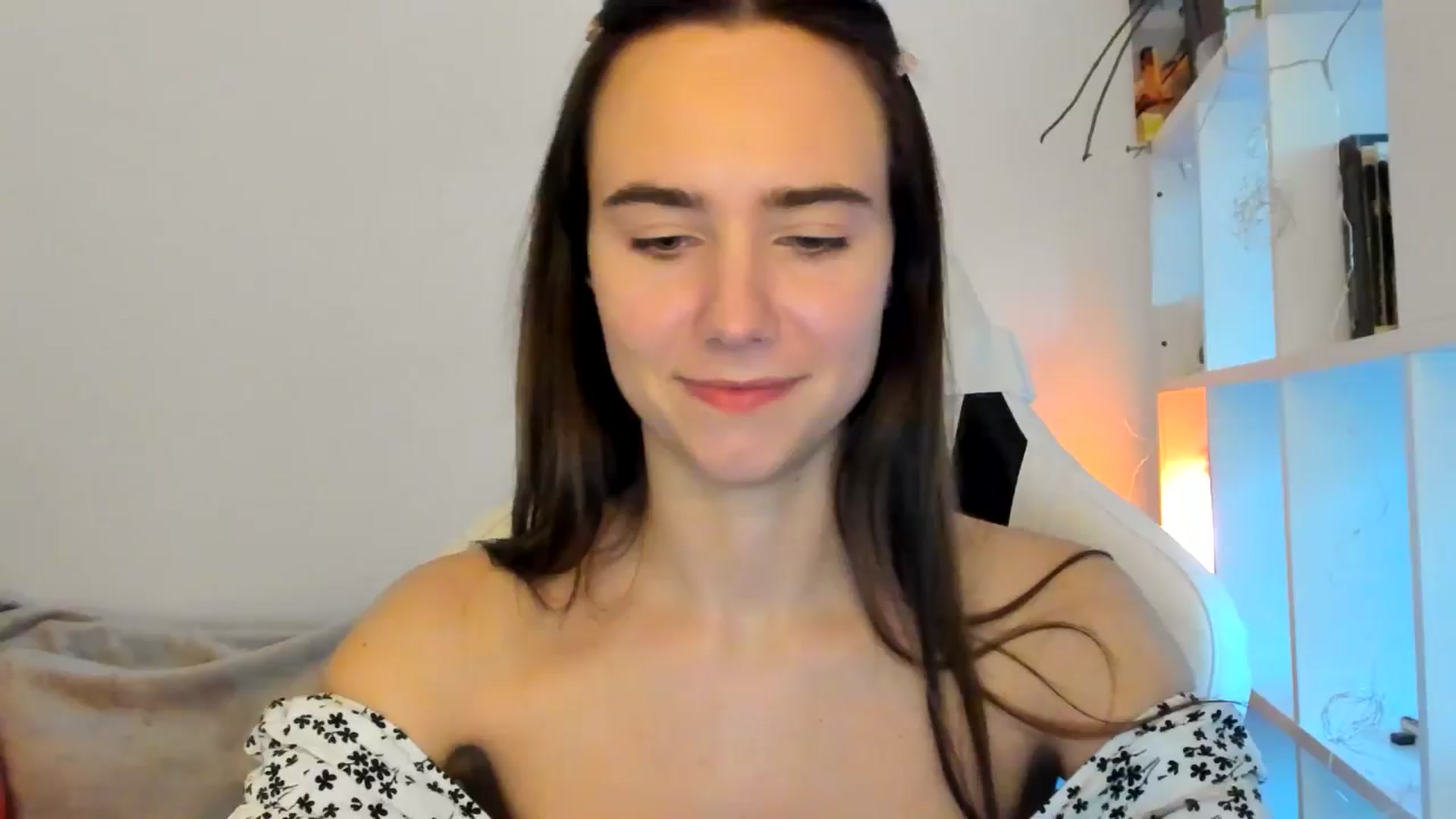 Gallery image thumbnail from OhAlisa's myfreecams stream on, 12/04/2025, 16:07 image 1 of 20