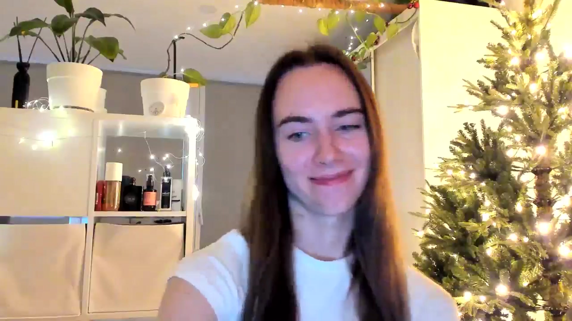 Gallery image thumbnail from OhAlisa's myfreecams stream on, 12/11/2025, 15:06 image 7 of 20