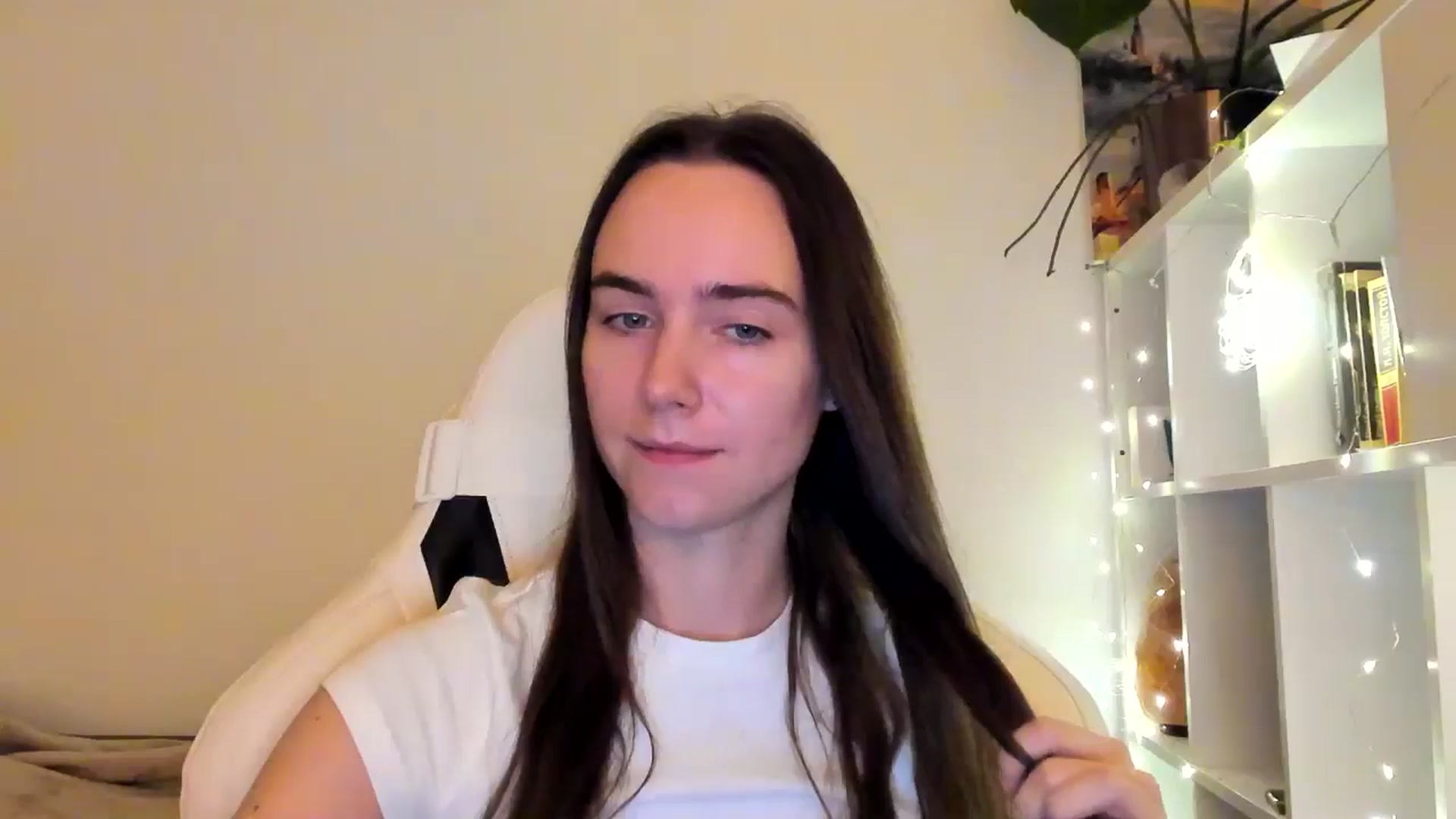 Gallery image thumbnail from OhAlisa's myfreecams stream on, 12/11/2025, 17:17 image 10 of 20