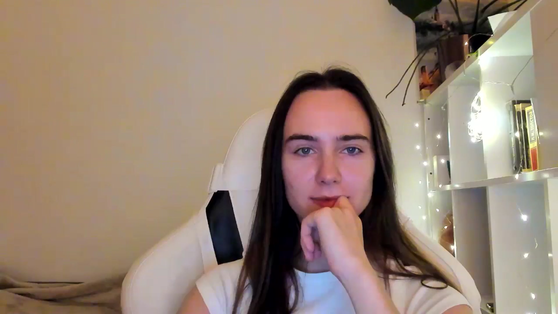 Gallery image thumbnail from OhAlisa's myfreecams stream on, 12/11/2025, 17:17 image 3 of 20