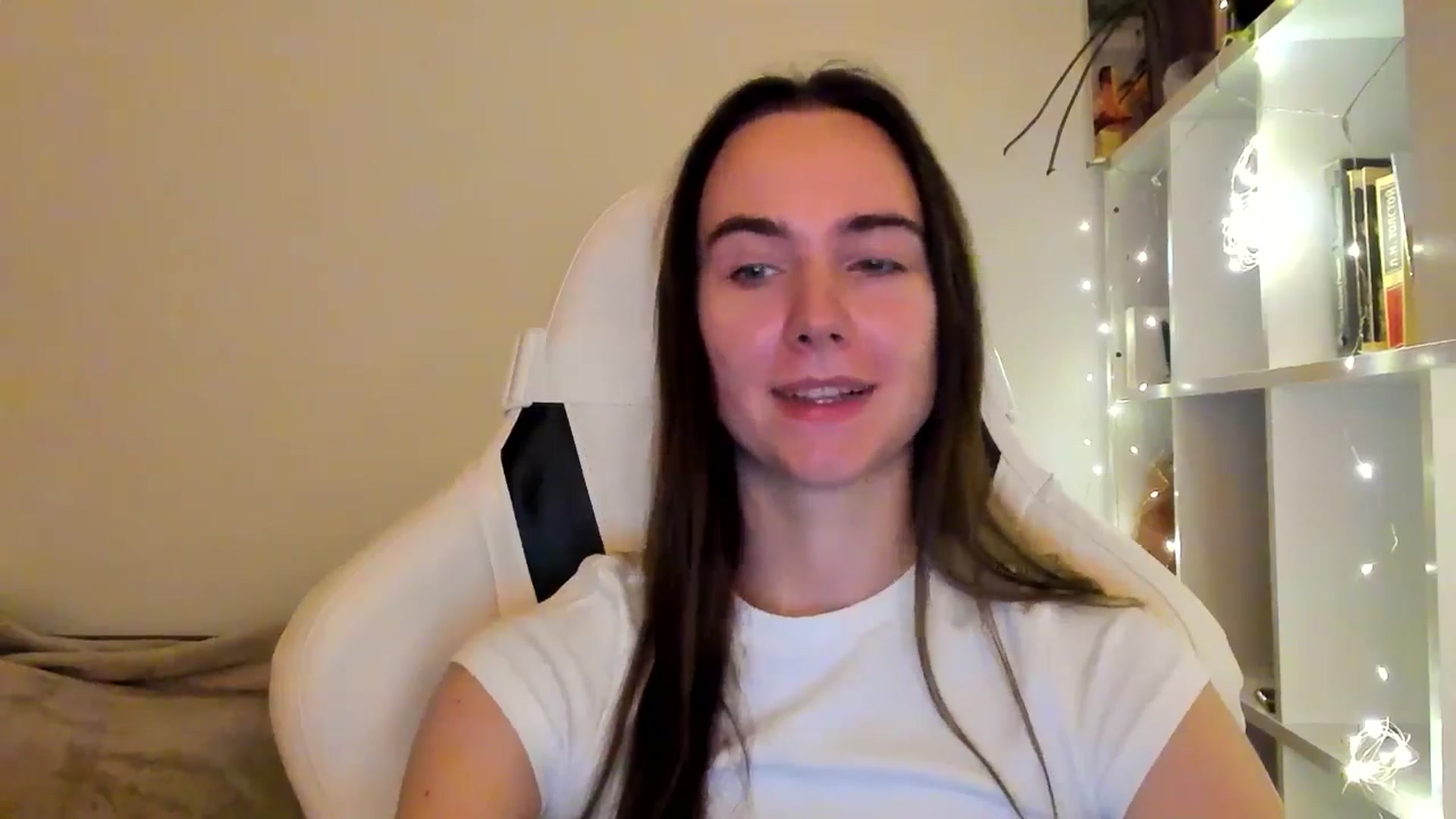 Gallery image thumbnail from OhAlisa's myfreecams stream on, 12/11/2025, 17:17 image 19 of 20