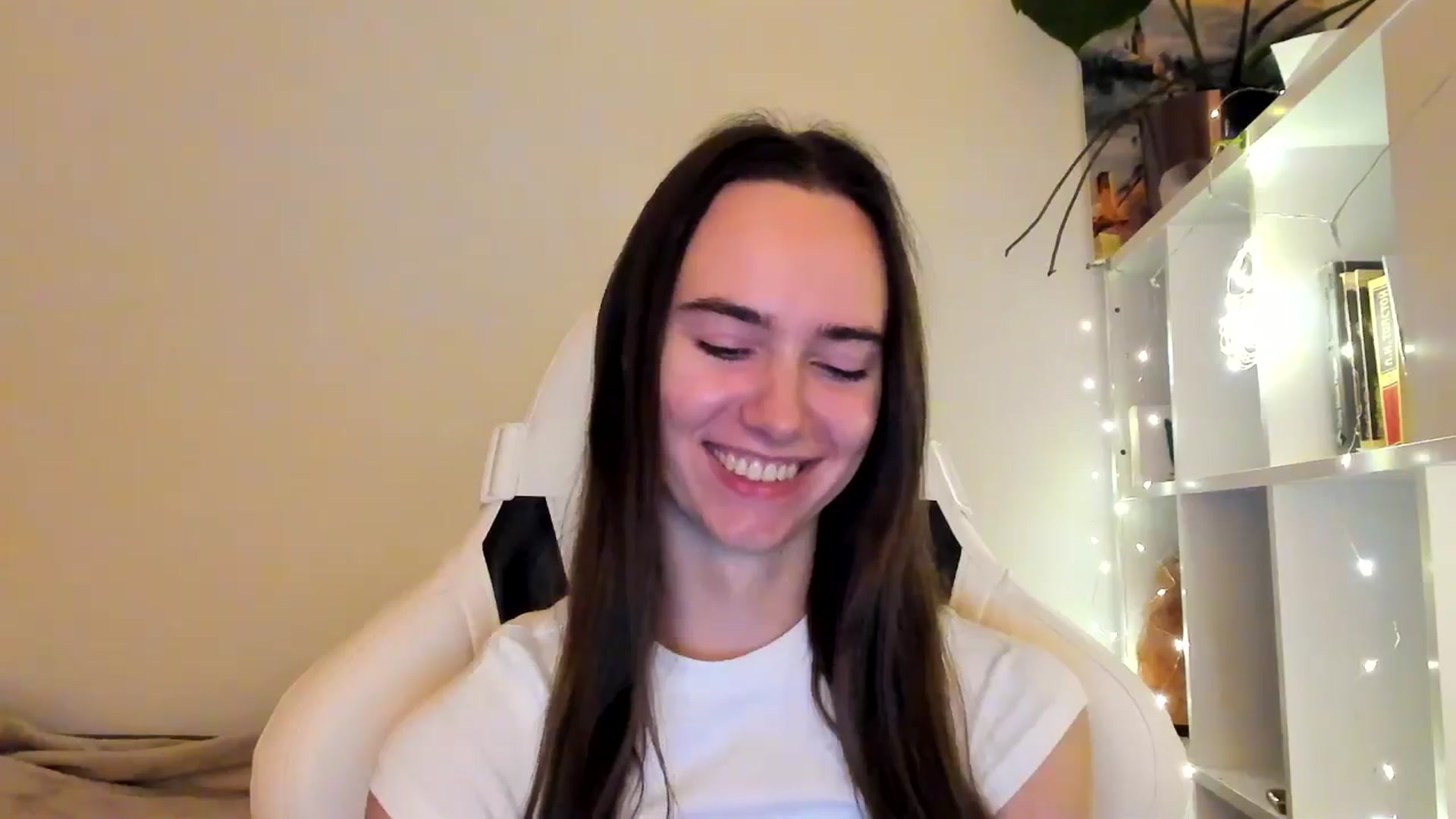 Gallery image thumbnail from OhAlisa's myfreecams stream on, 12/11/2025, 17:17 image 11 of 20
