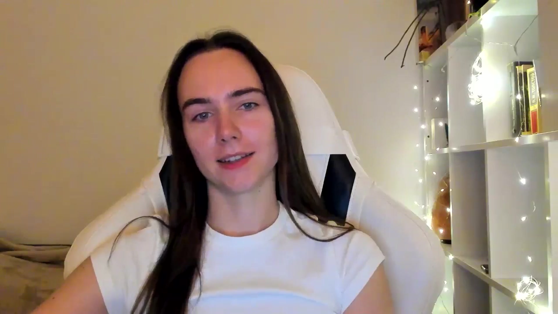 Gallery image thumbnail from OhAlisa's myfreecams stream on, 12/11/2025, 17:17 image 17 of 20