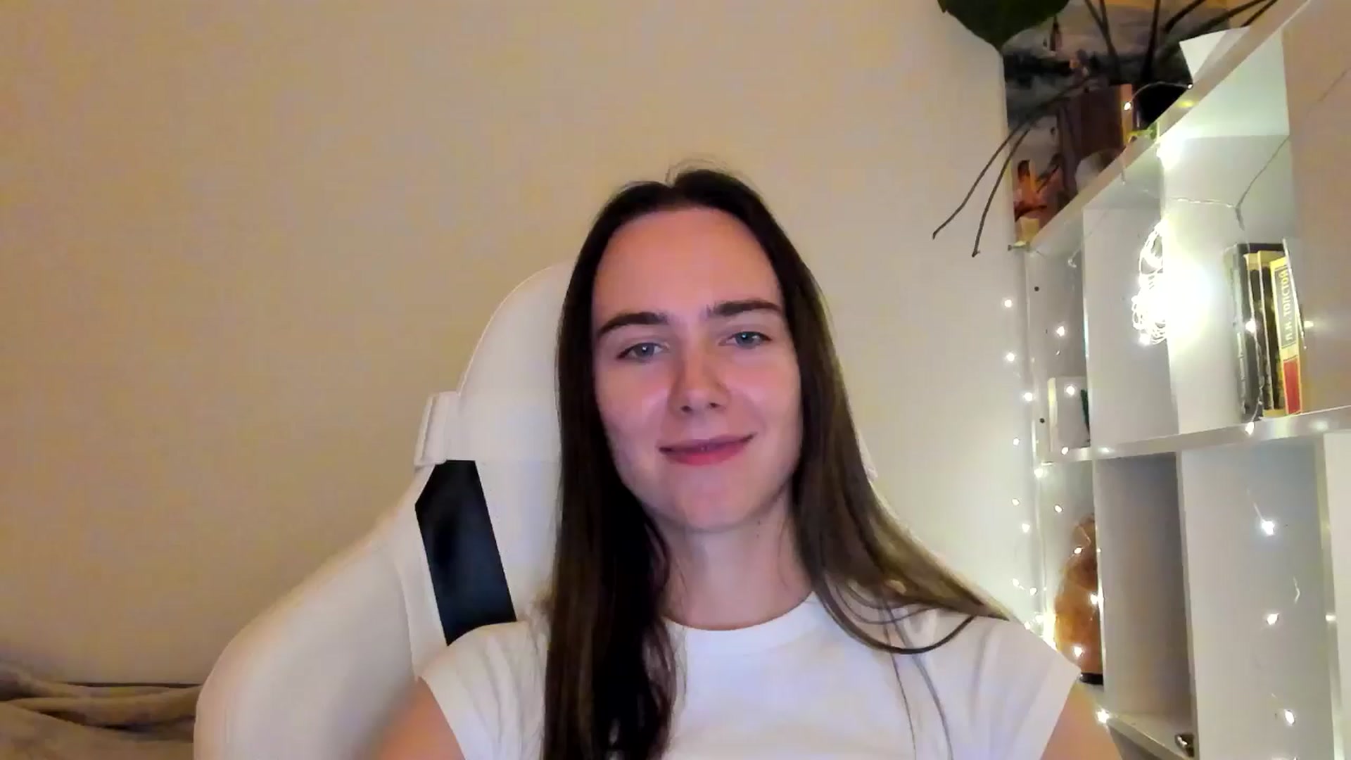 Gallery image thumbnail from OhAlisa's myfreecams stream on, 12/11/2025, 17:17 image 2 of 20