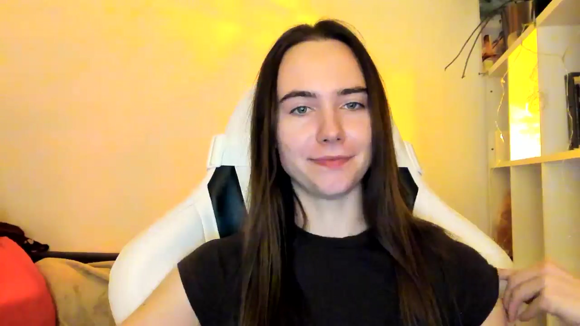 Gallery image thumbnail from OhAlisa's myfreecams stream on, 12/12/2025, 16:05 image 10 of 20