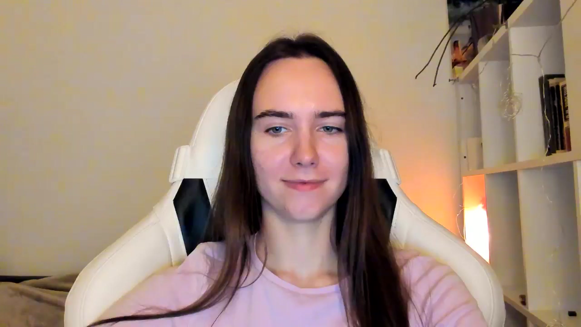 Gallery image thumbnail from OhAlisa's myfreecams stream on, 12/14/2025, 15:43 image 6 of 20