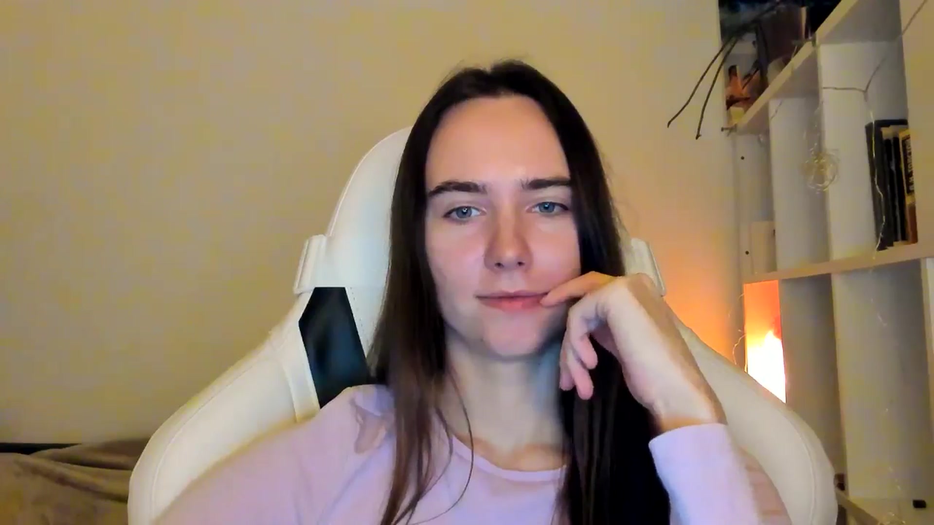 Gallery image thumbnail from OhAlisa's myfreecams stream on, 12/14/2025, 15:43 image 9 of 20