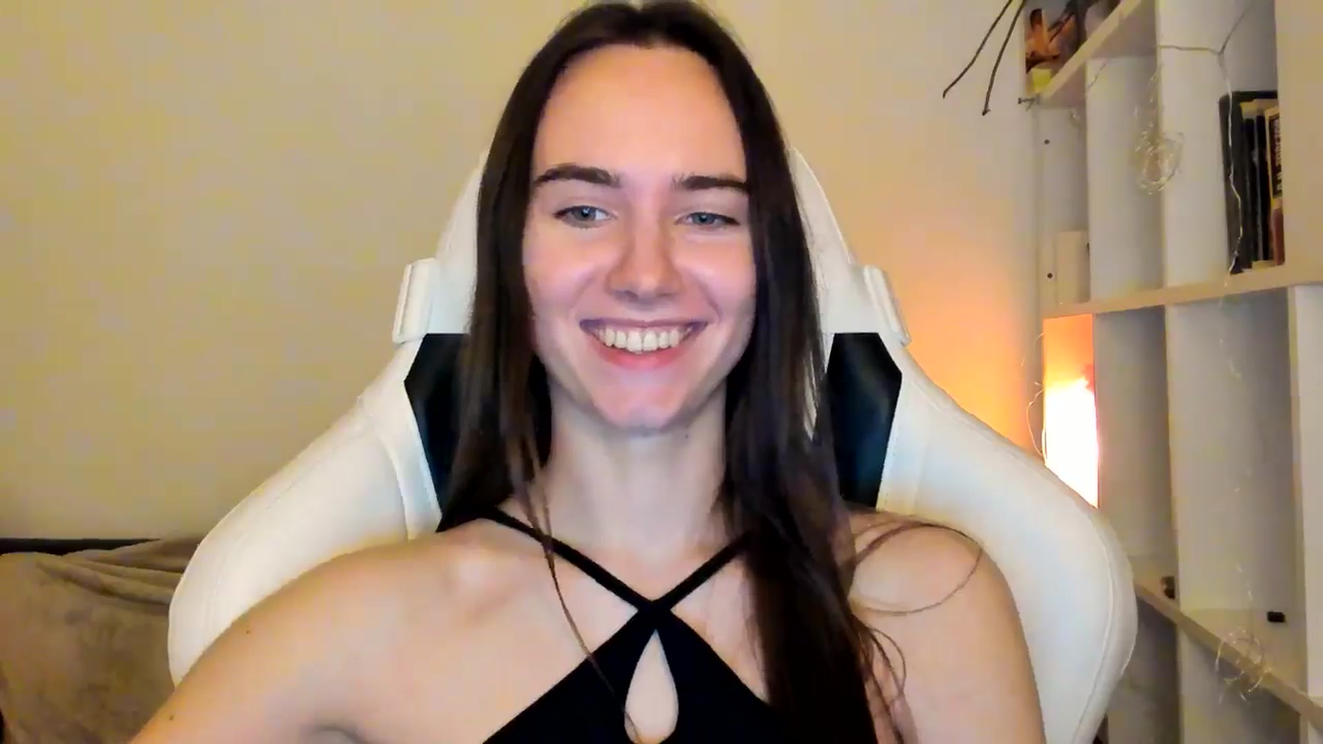 Gallery image thumbnail from OhAlisa's myfreecams stream on, 12/14/2025, 16:40 image 6 of 20