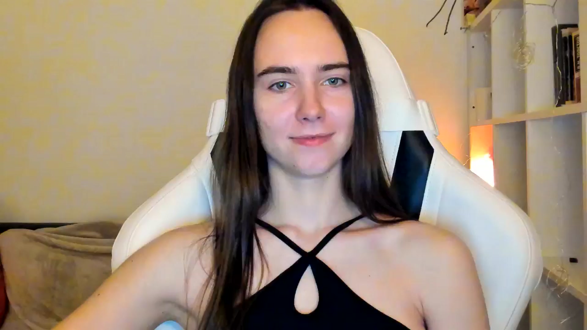 Gallery image thumbnail from OhAlisa's myfreecams stream on, 12/14/2025, 16:40 image 14 of 20