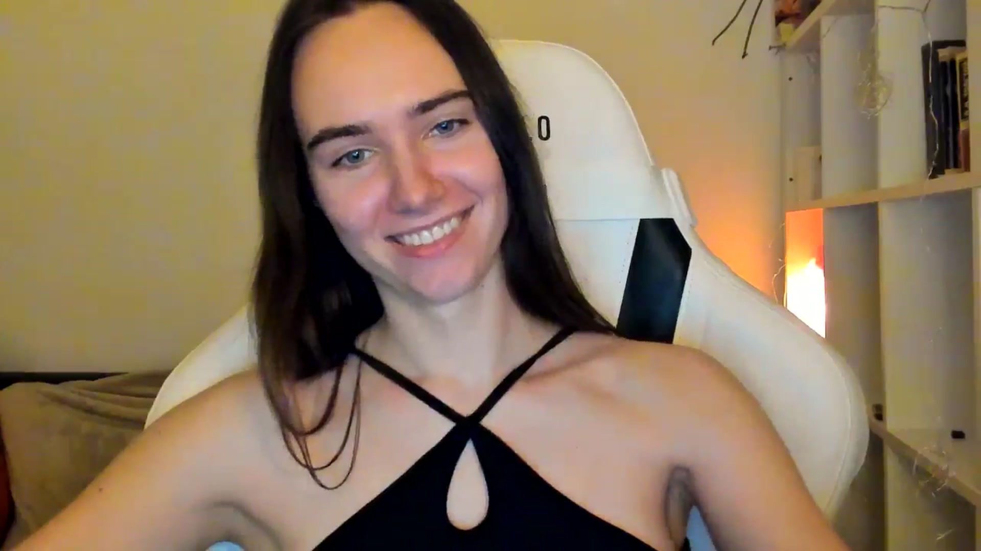 Gallery image thumbnail from OhAlisa's myfreecams stream on, 12/14/2025, 16:40 image 9 of 20
