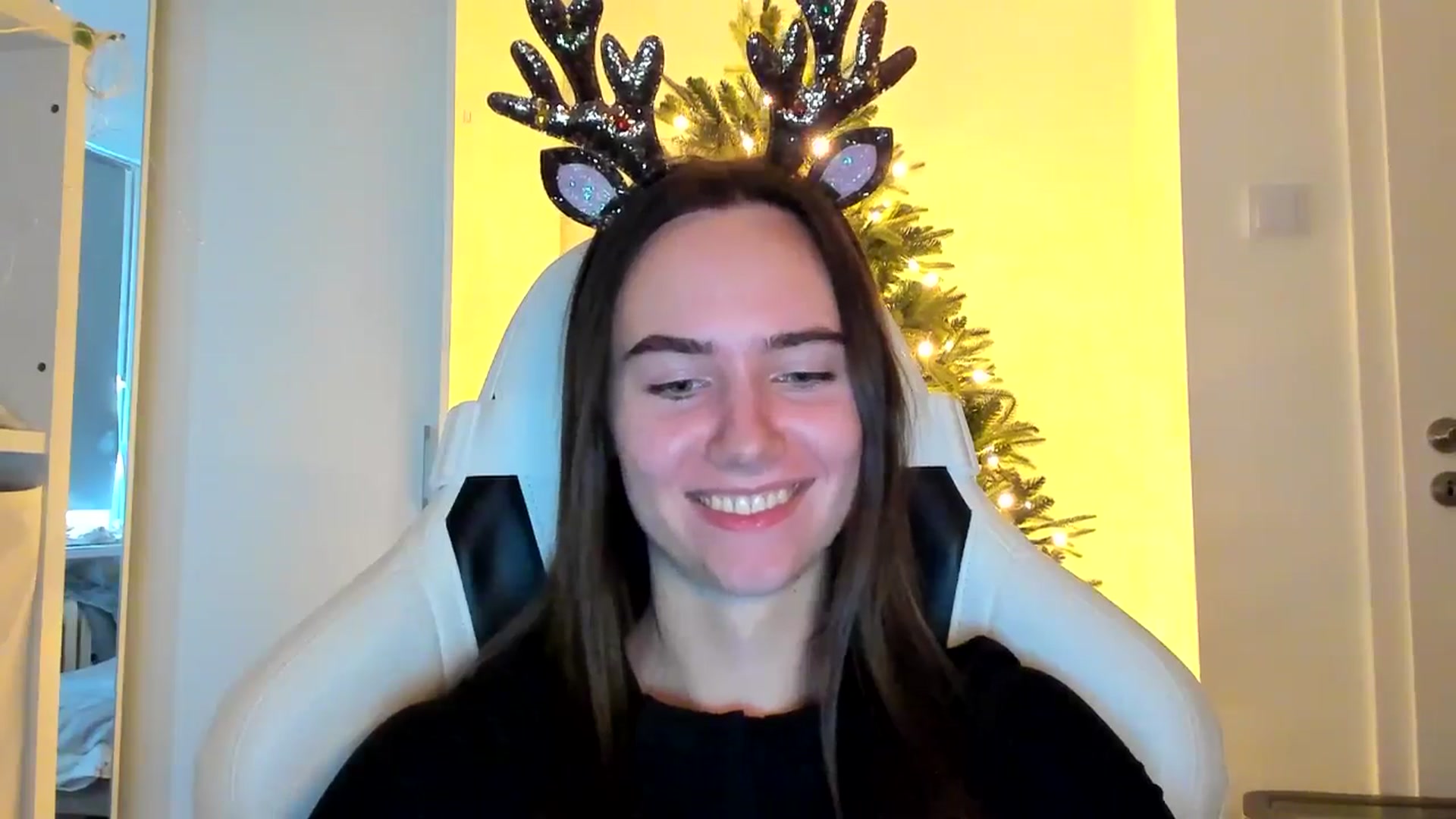 Gallery image thumbnail from OhAlisa's myfreecams stream on, 12/19/2025, 11:02 image 20 of 20