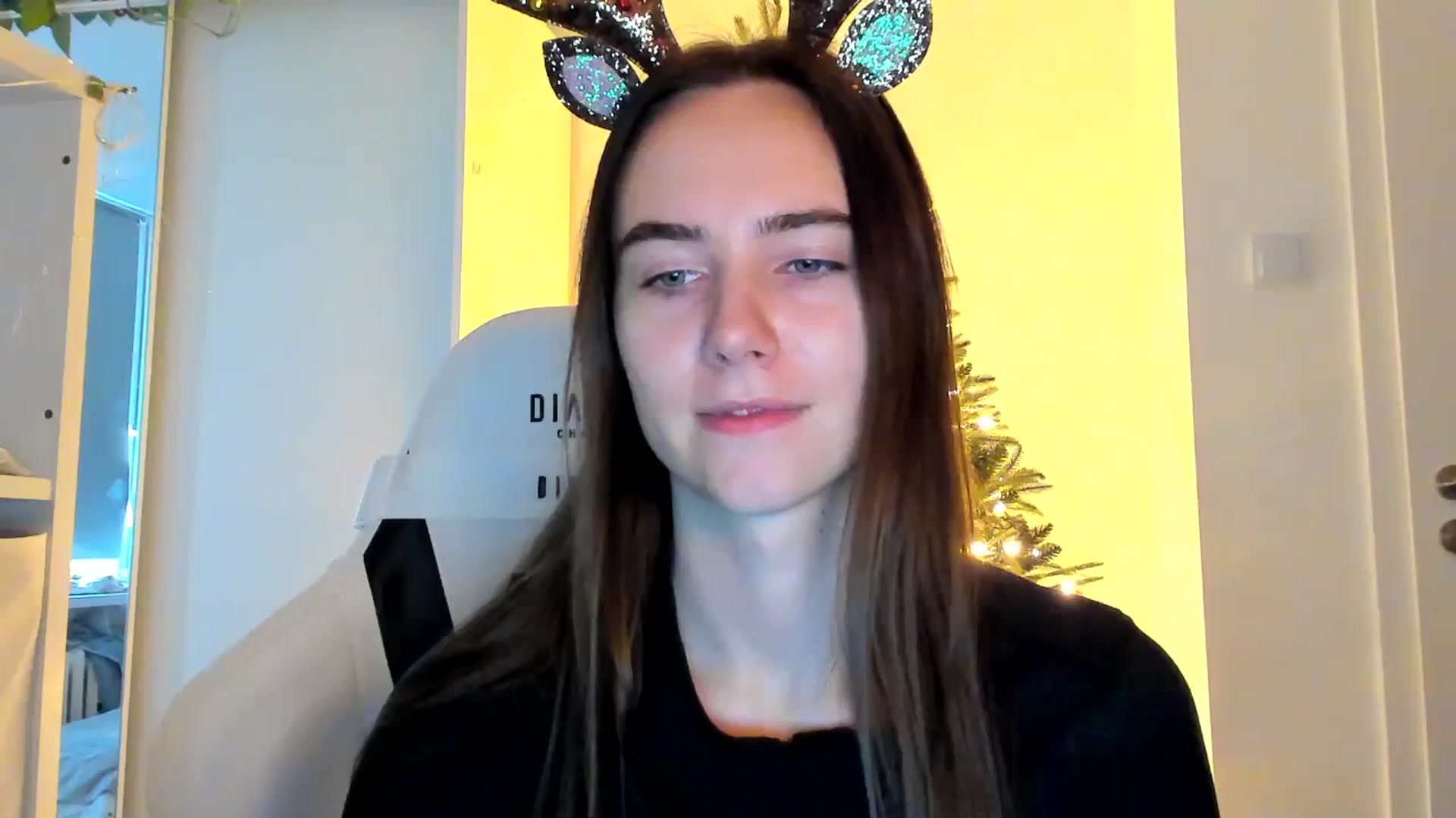 Gallery image thumbnail from OhAlisa's myfreecams stream on, 12/19/2025, 11:02 image 10 of 20
