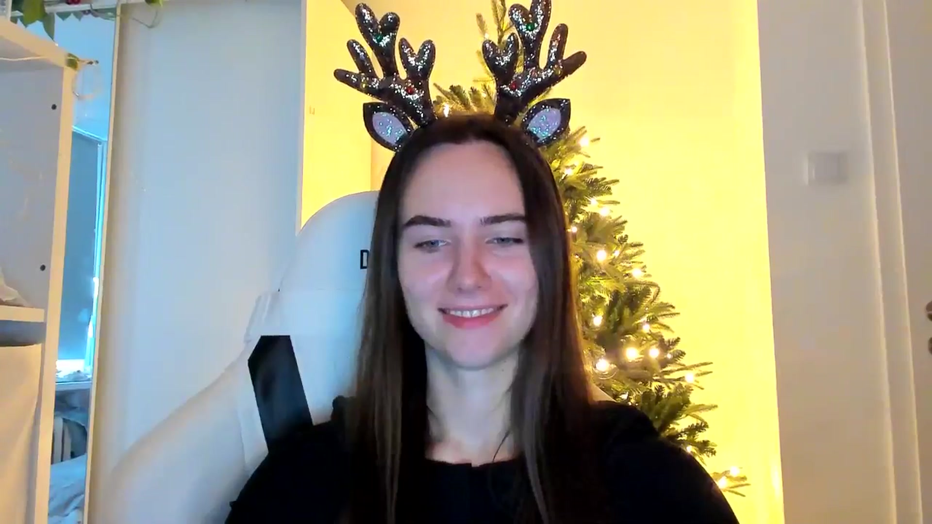 Gallery image thumbnail from OhAlisa's myfreecams stream on, 12/19/2025, 11:02 image 3 of 20