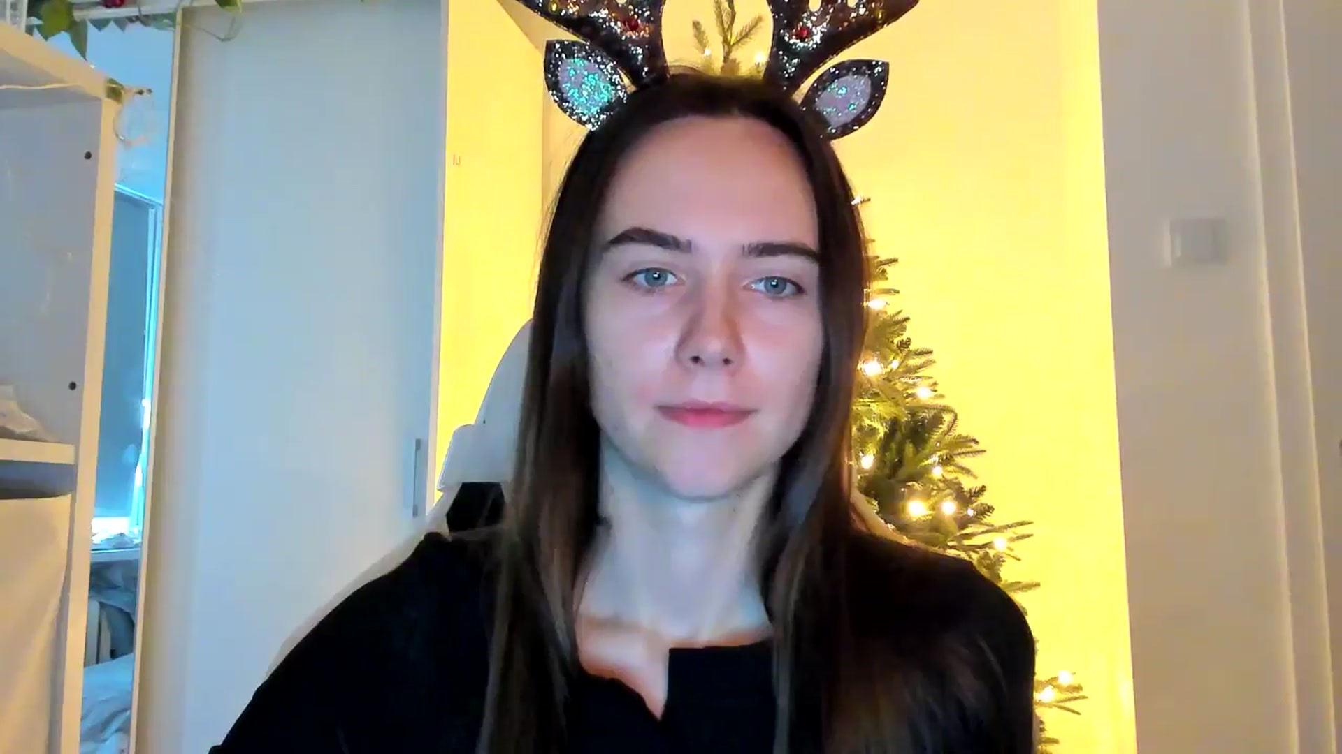 Gallery image thumbnail from OhAlisa's myfreecams stream on, 12/19/2025, 11:02 image 5 of 20