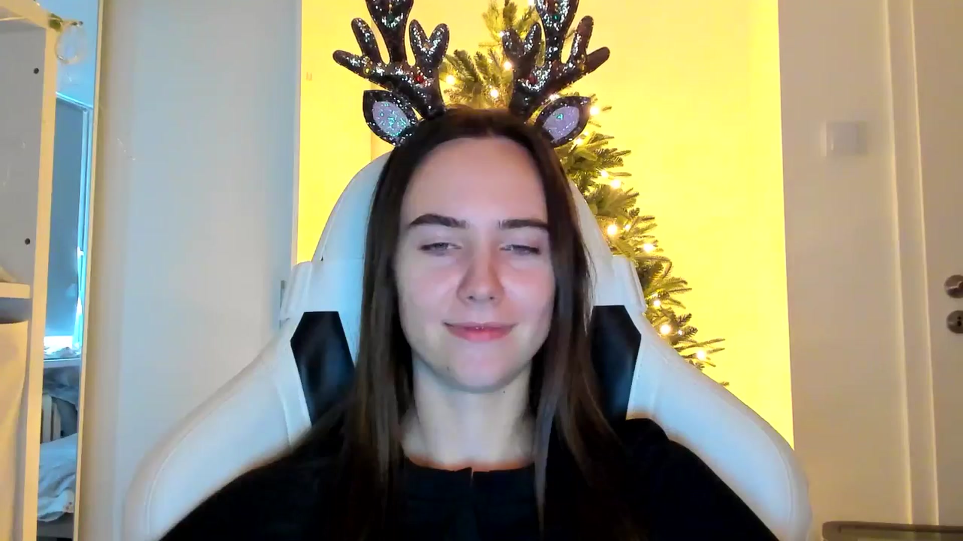 Gallery image thumbnail from OhAlisa's myfreecams stream on, 12/19/2025, 11:02 image 19 of 20