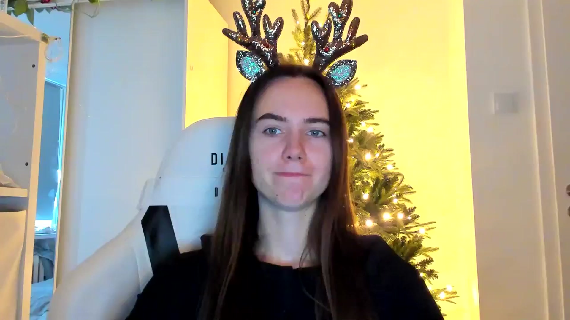 Gallery image thumbnail from OhAlisa's myfreecams stream on, 12/19/2025, 11:02 image 1 of 20
