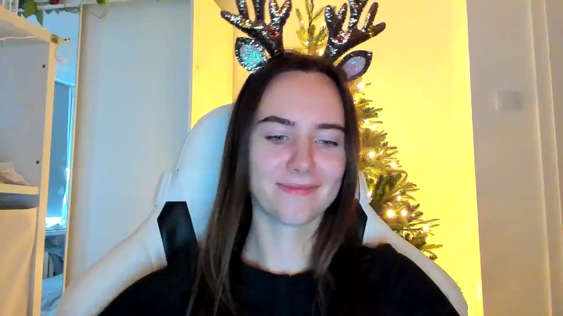 Gallery image thumbnail from OhAlisa's myfreecams stream on, 12/19/2025, 11:02 image 6 of 20