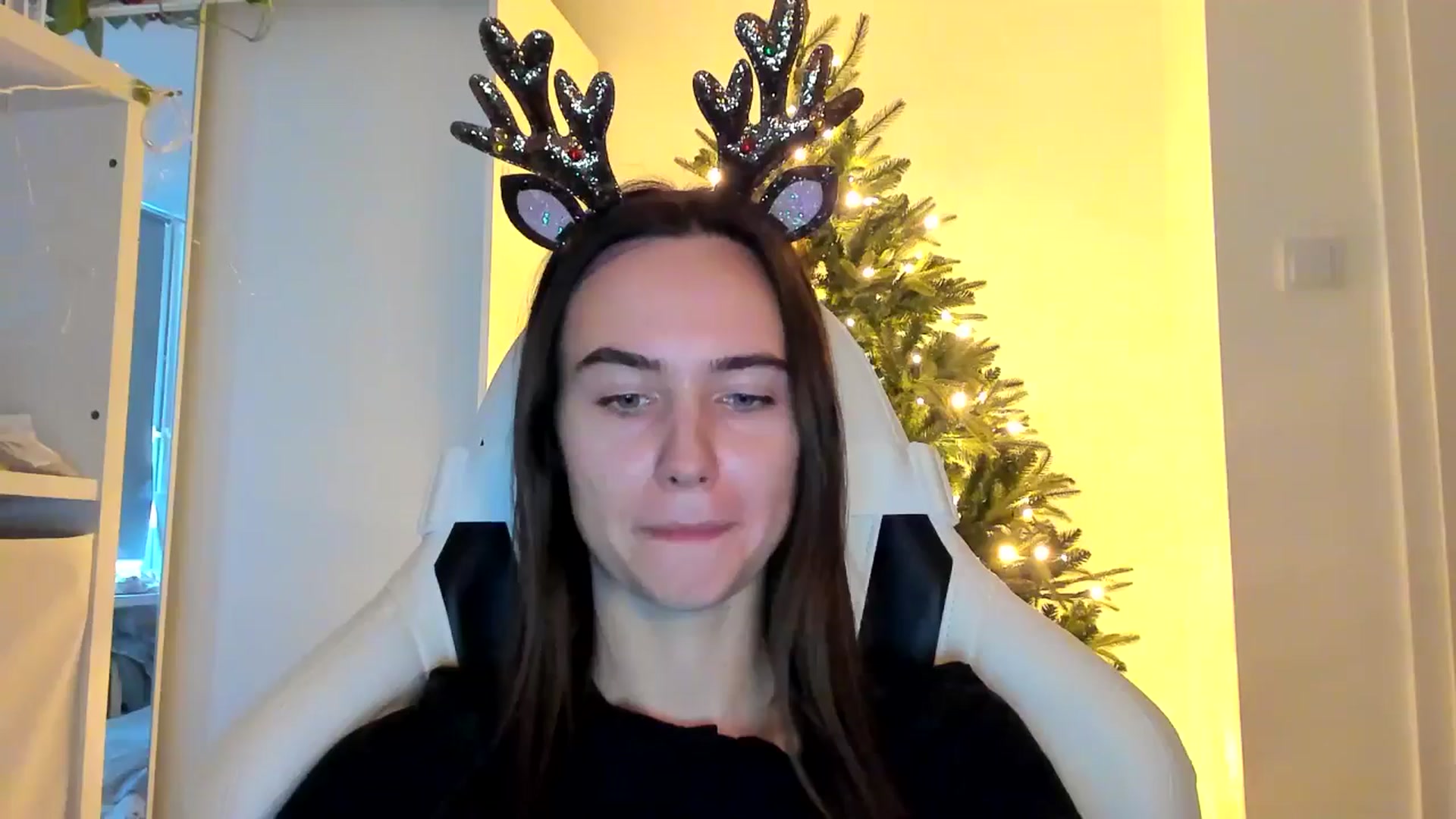 Gallery image thumbnail from OhAlisa's myfreecams stream on, 12/19/2025, 11:36 image 18 of 20