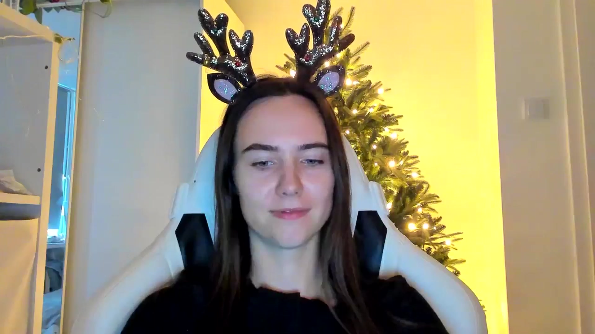 Gallery image thumbnail from OhAlisa's myfreecams stream on, 12/19/2025, 11:36 image 17 of 20