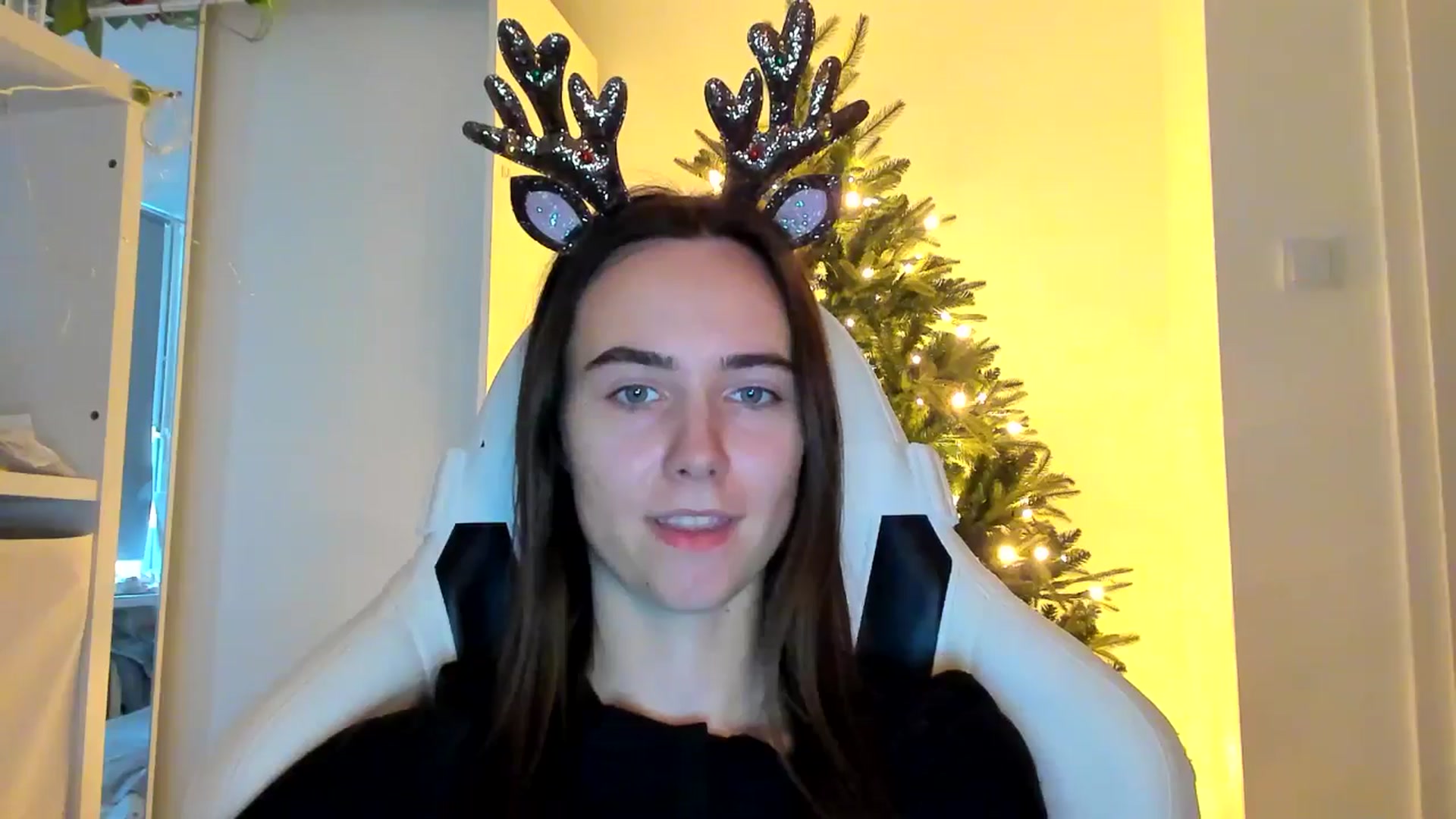 Gallery image thumbnail from OhAlisa's myfreecams stream on, 12/19/2025, 11:36 image 19 of 20