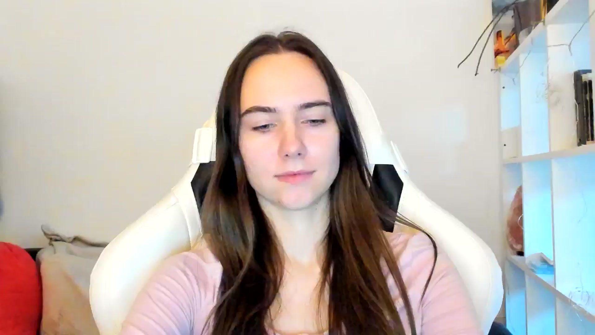 Gallery image thumbnail from OhAlisa's myfreecams stream on, 12/22/2025, 14:11 image 11 of 20