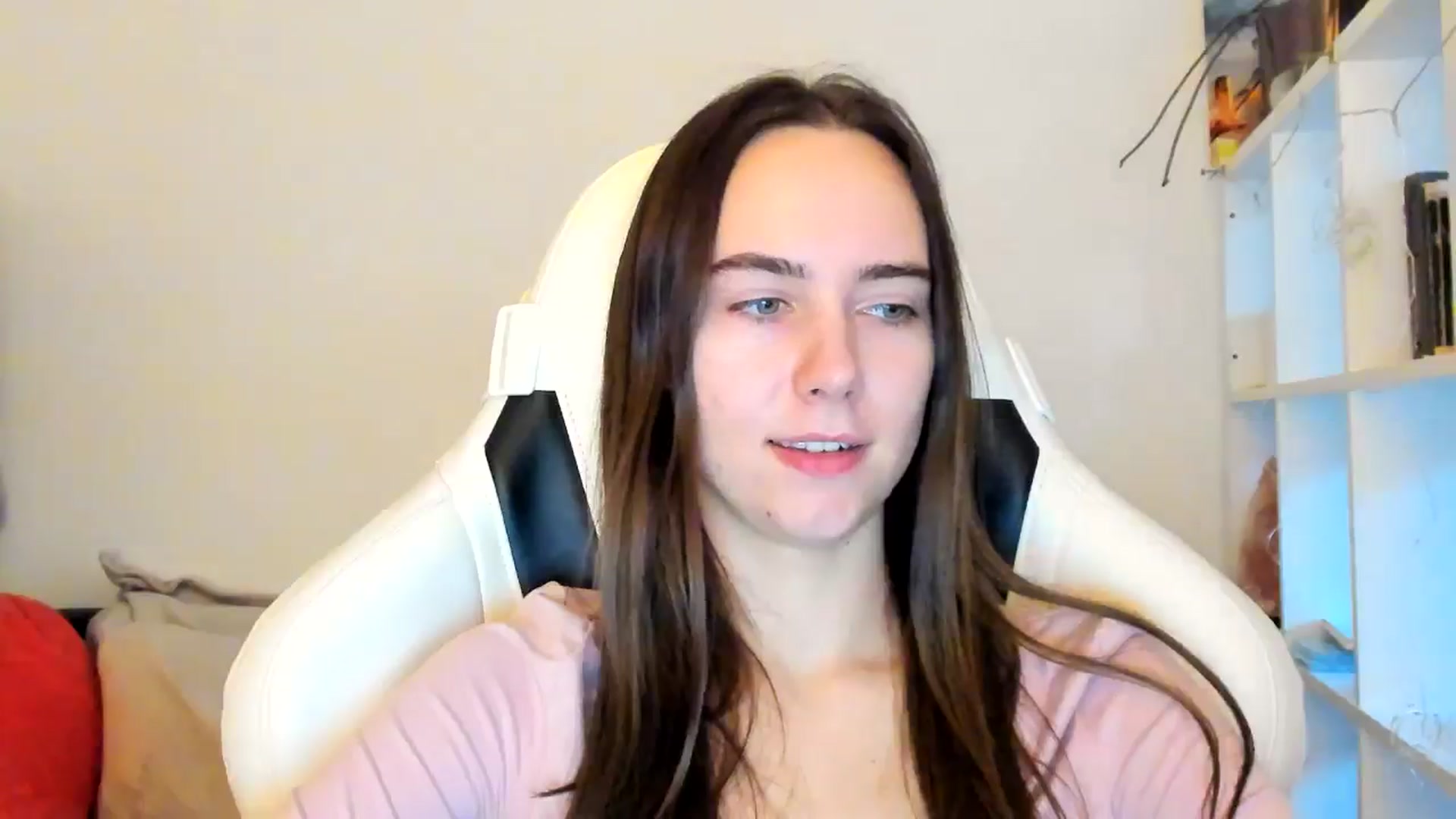 Gallery image thumbnail from OhAlisa's myfreecams stream on, 12/22/2025, 14:11 image 19 of 20