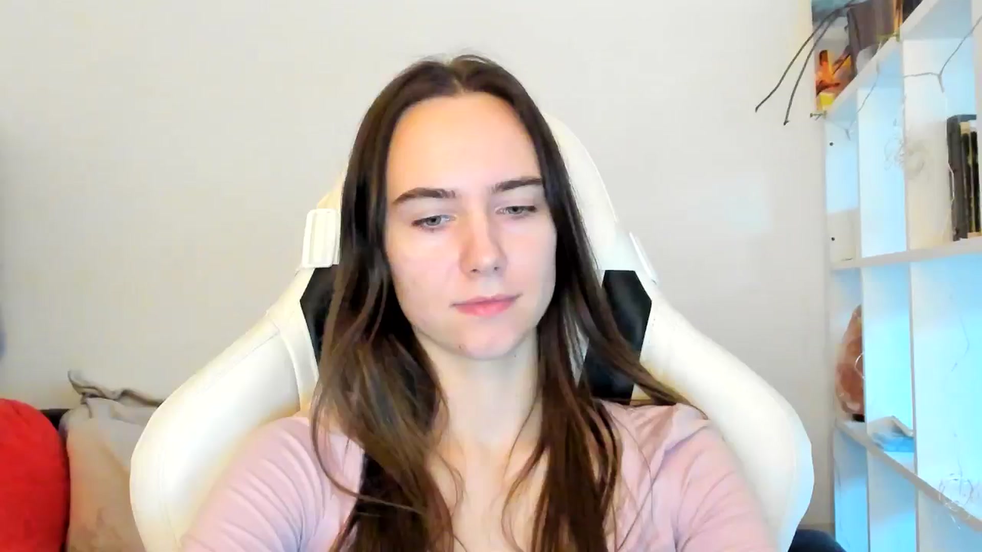 Gallery image thumbnail from OhAlisa's myfreecams stream on, 12/22/2025, 14:11 image 10 of 20