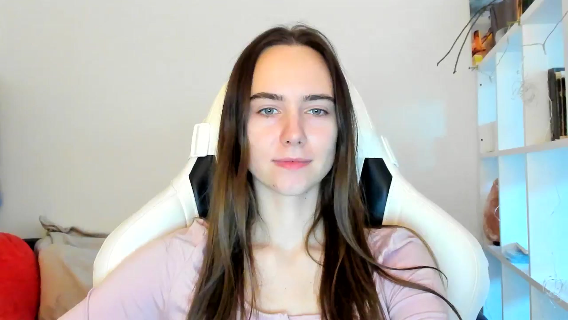 Gallery image thumbnail from OhAlisa's myfreecams stream on, 12/22/2025, 14:11 image 4 of 20
