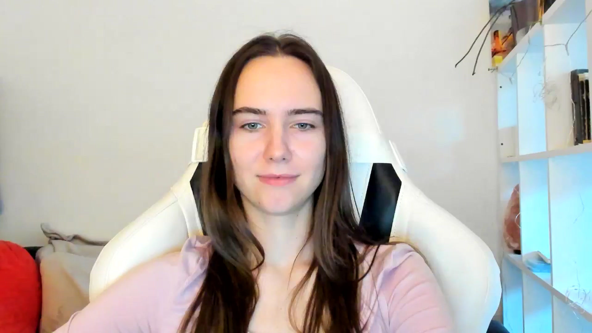 Gallery image thumbnail from OhAlisa's myfreecams stream on, 12/22/2025, 14:11 image 9 of 20