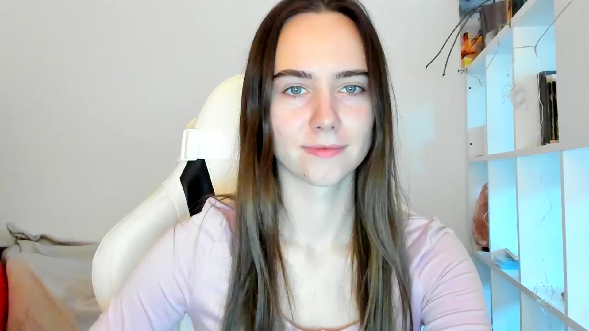 Gallery image thumbnail from OhAlisa's myfreecams stream on, 12/22/2025, 14:11 image 1 of 20