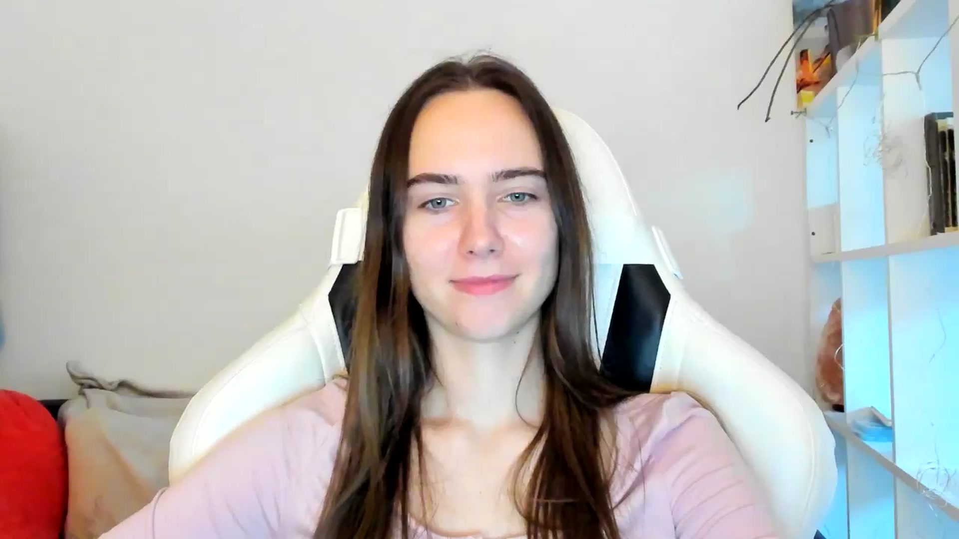 Gallery image thumbnail from OhAlisa's myfreecams stream on, 12/22/2025, 14:11 image 7 of 20