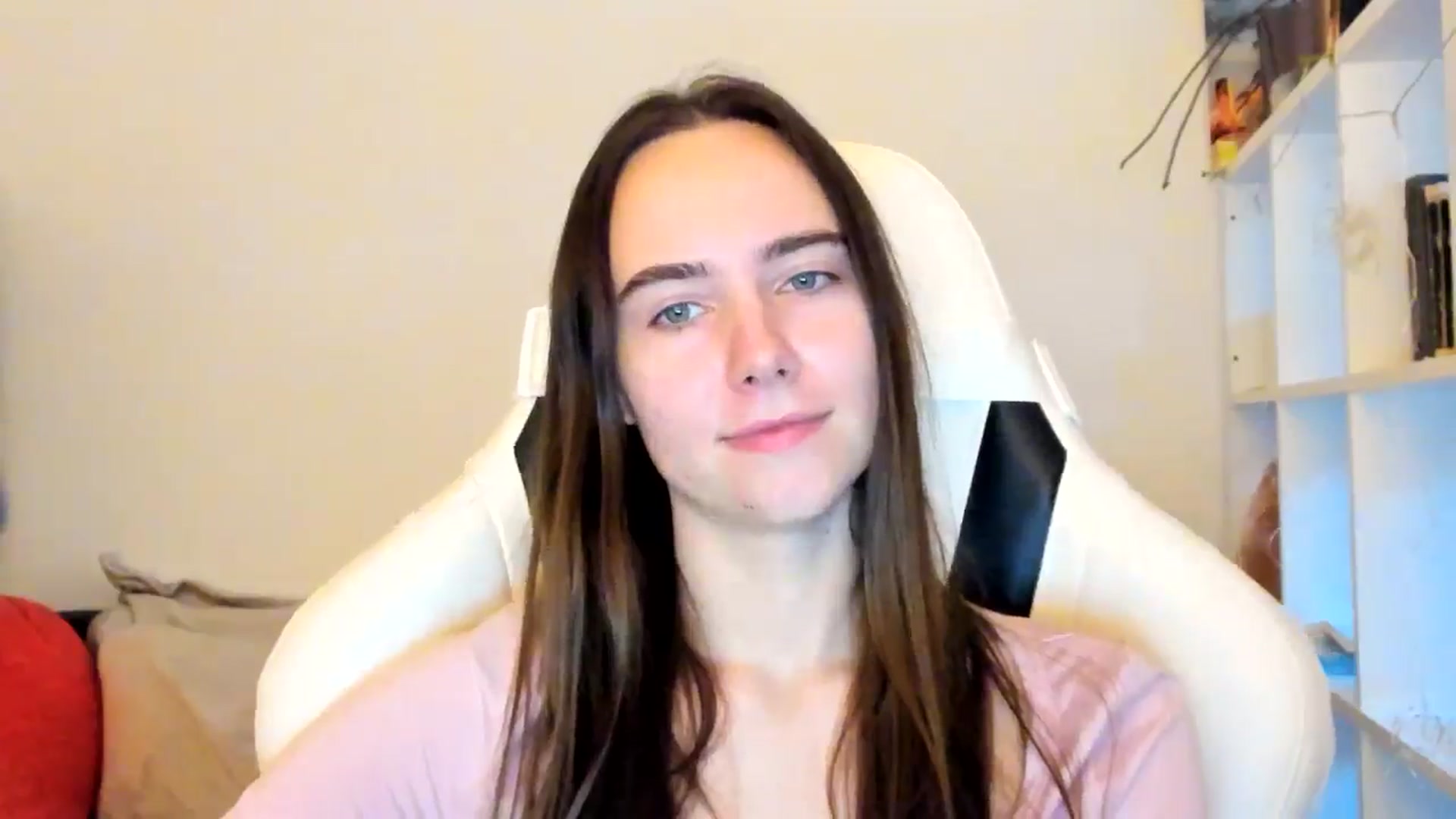 Gallery image thumbnail from OhAlisa's myfreecams stream on, 12/22/2025, 14:23 image 11 of 20