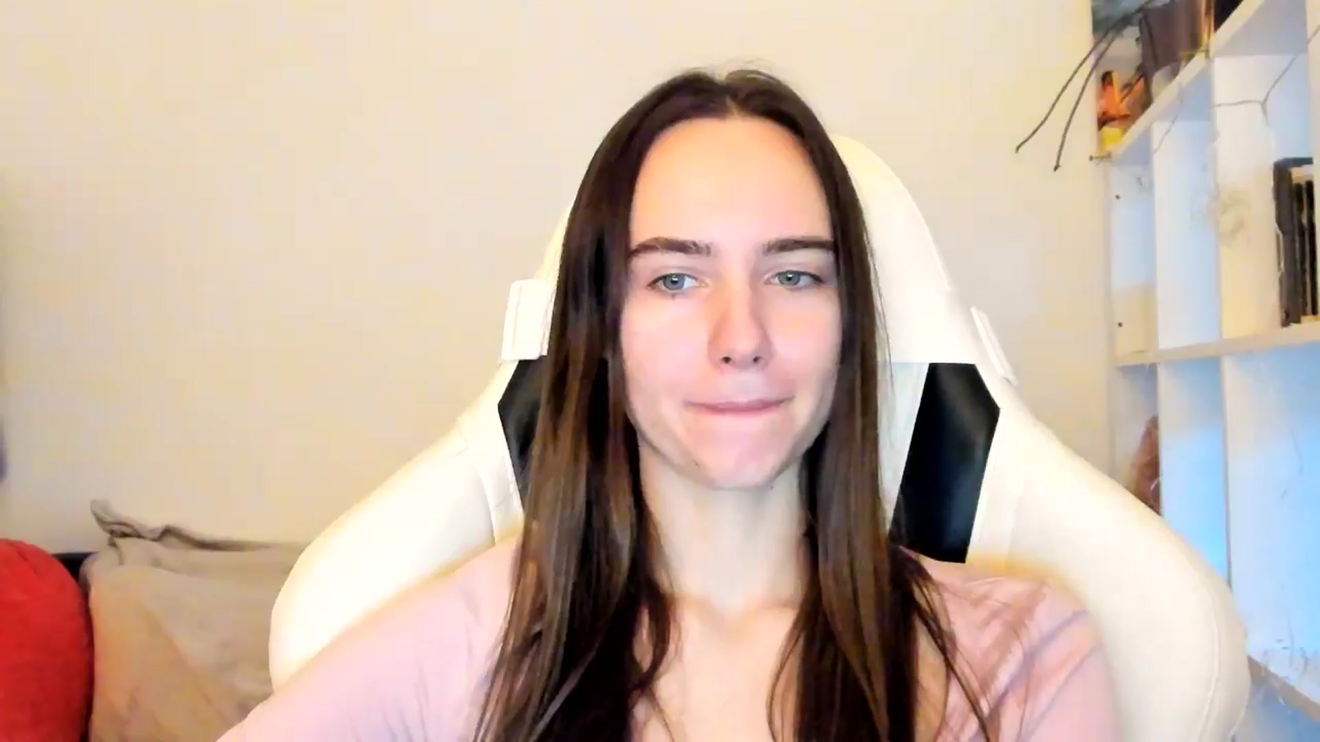 Gallery image thumbnail from OhAlisa's myfreecams stream on, 12/22/2025, 14:23 image 12 of 20
