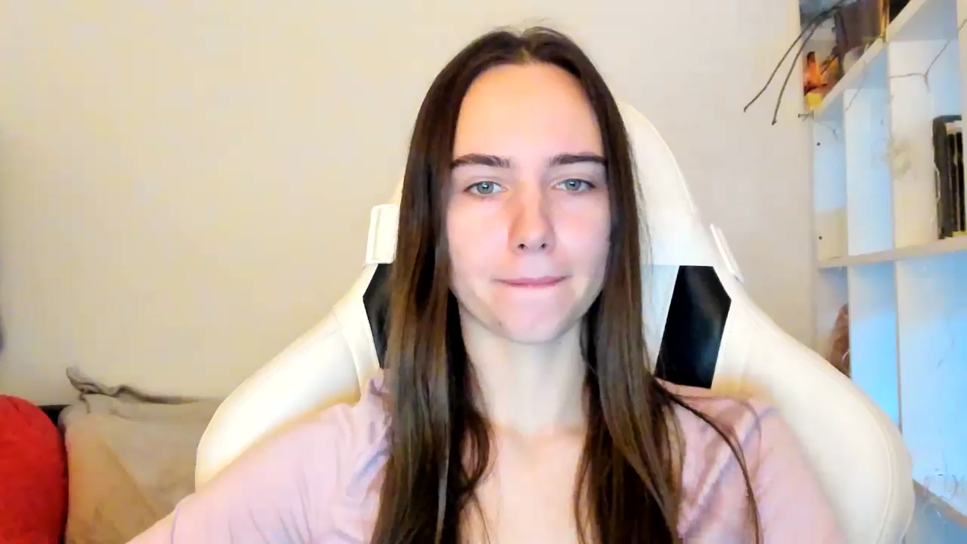 Gallery image thumbnail from OhAlisa's myfreecams stream on, 12/22/2025, 14:23 image 6 of 20
