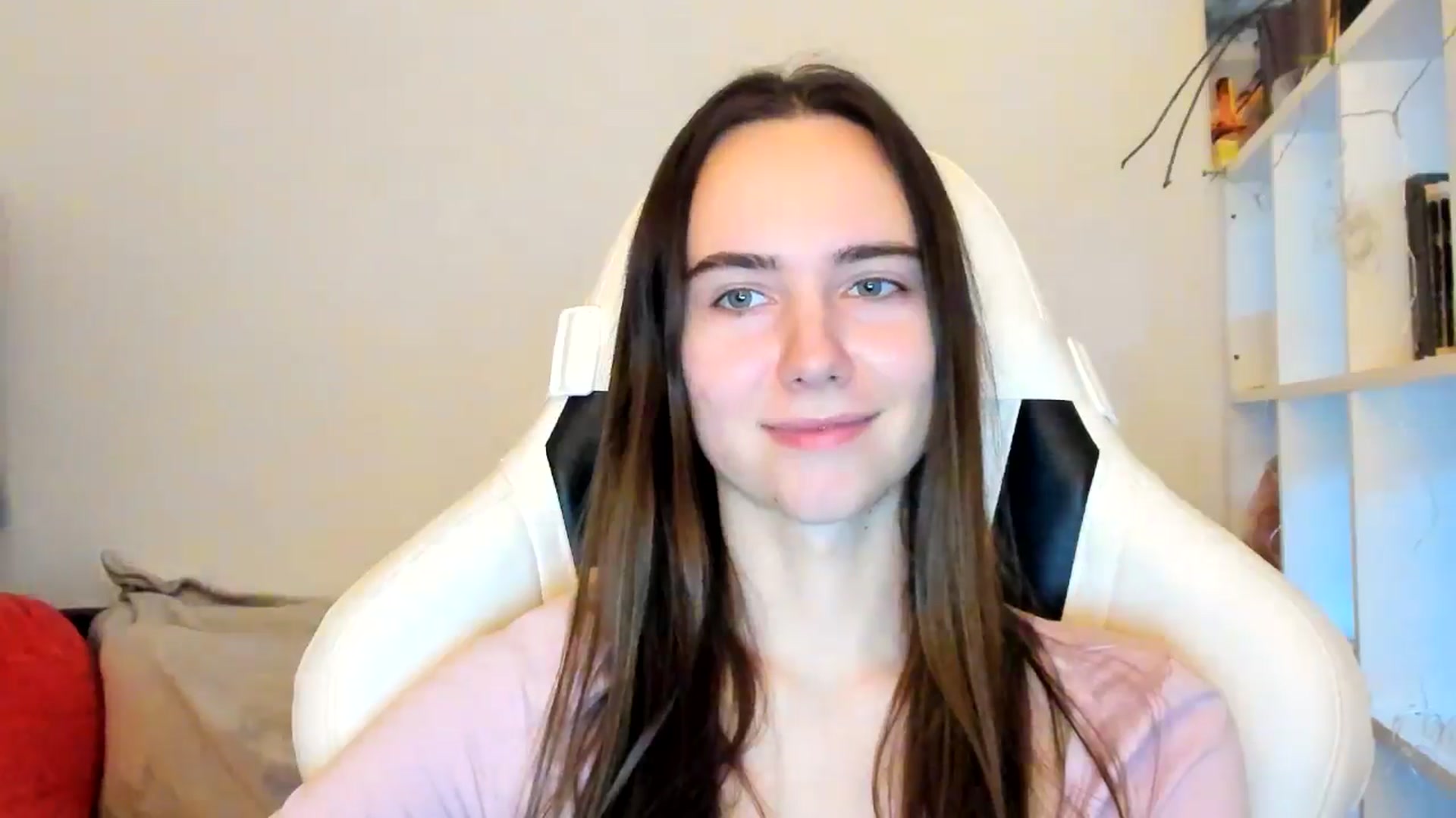 Gallery image thumbnail from OhAlisa's myfreecams stream on, 12/22/2025, 14:23 image 10 of 20