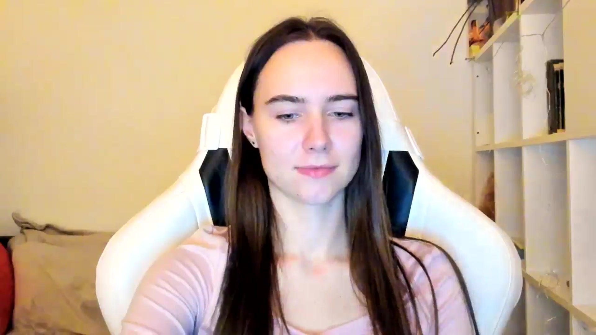 Gallery image thumbnail from OhAlisa's myfreecams stream on, 12/22/2025, 15:26 image 12 of 20