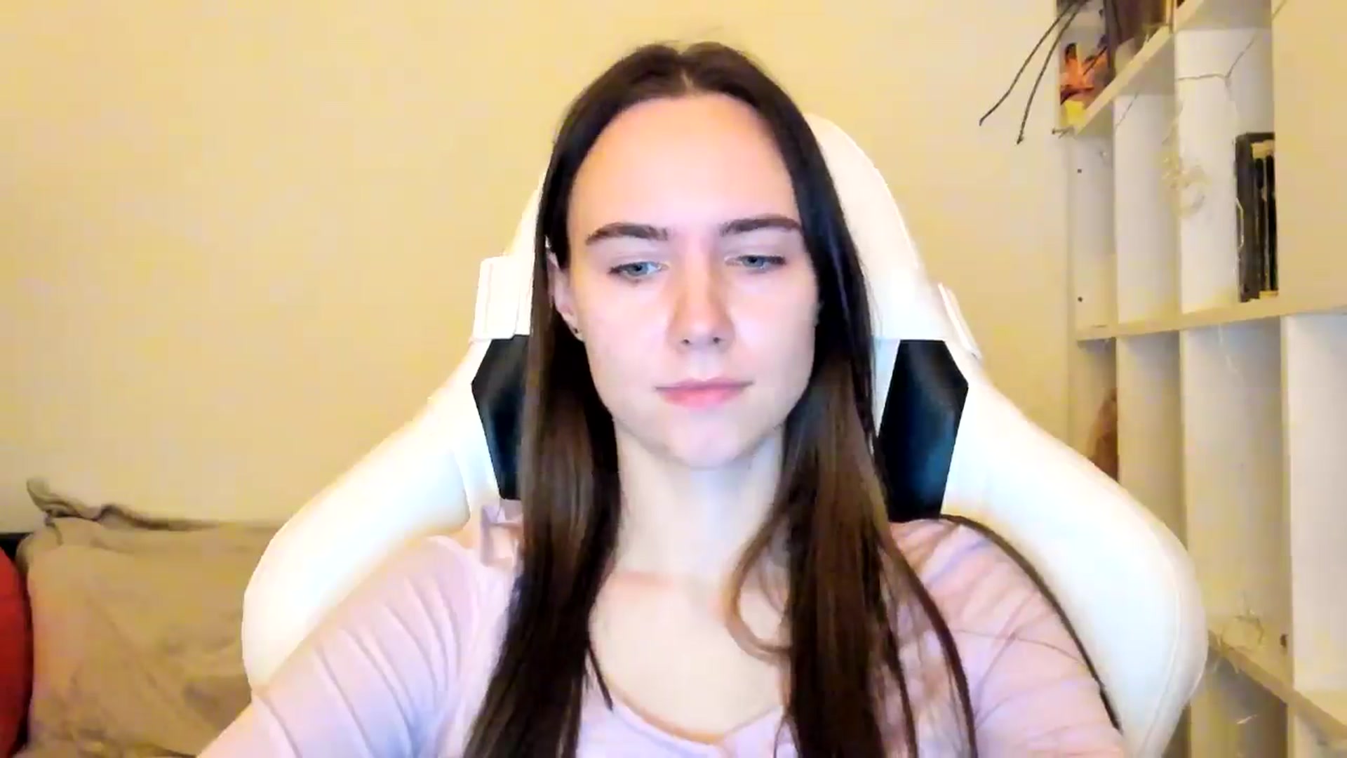 Gallery image thumbnail from OhAlisa's myfreecams stream on, 12/22/2025, 15:26 image 15 of 20