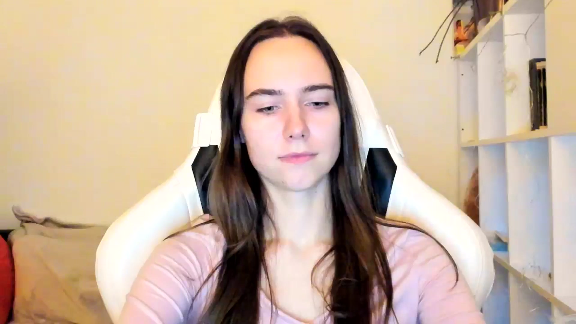 Gallery image thumbnail from OhAlisa's myfreecams stream on, 12/22/2025, 15:26 image 4 of 20