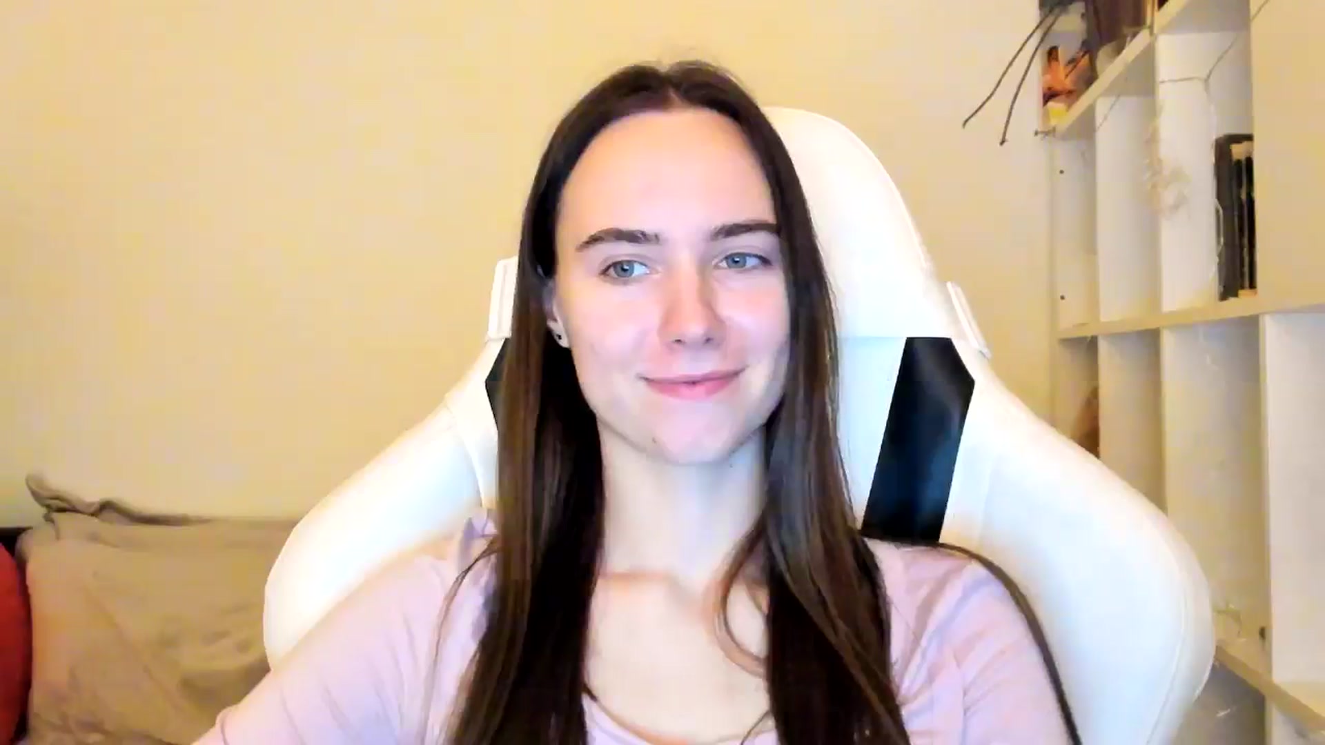 Gallery image thumbnail from OhAlisa's myfreecams stream on, 12/22/2025, 15:26 image 18 of 20