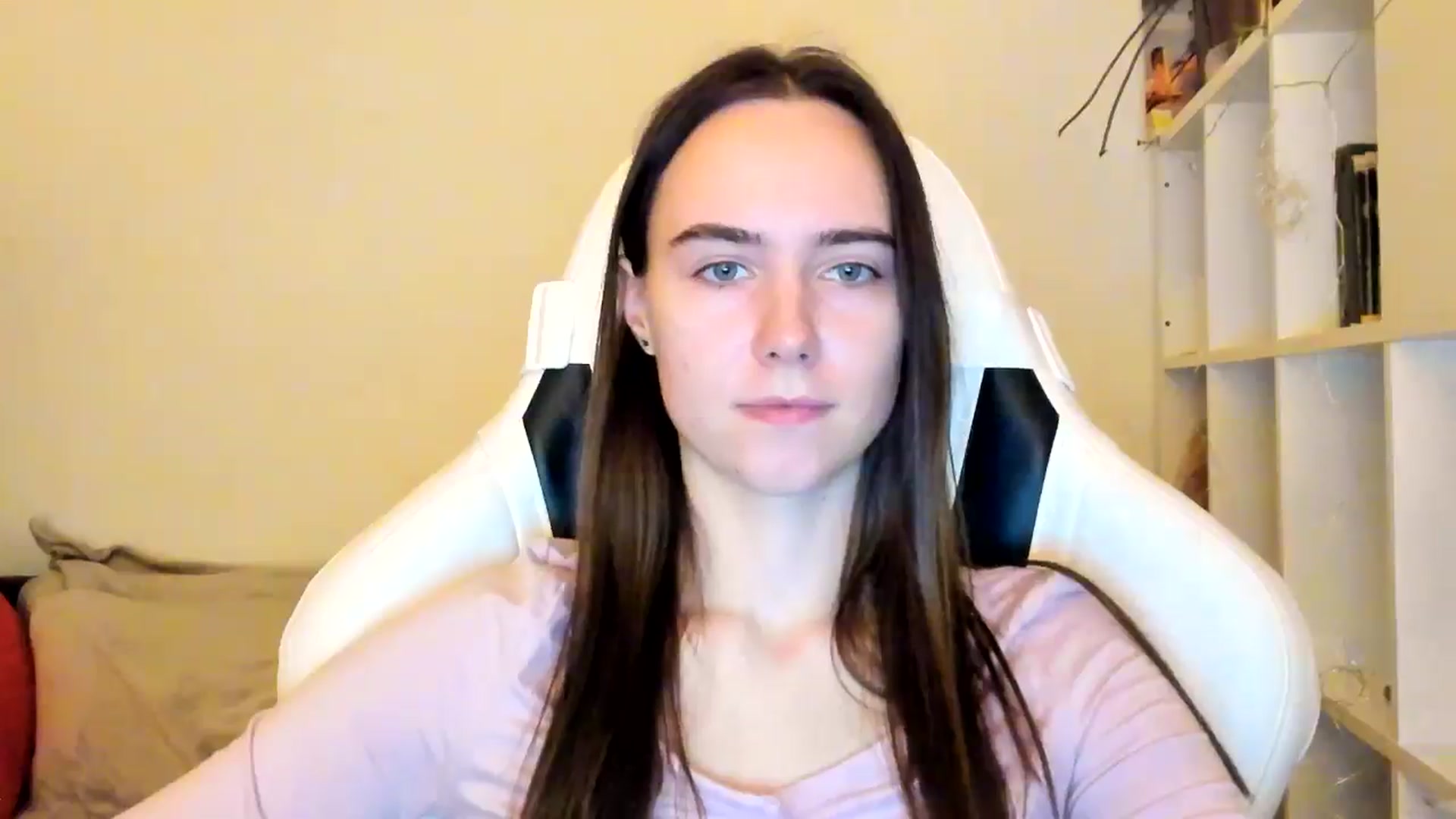 Gallery image thumbnail from OhAlisa's myfreecams stream on, 12/22/2025, 15:26 image 13 of 20