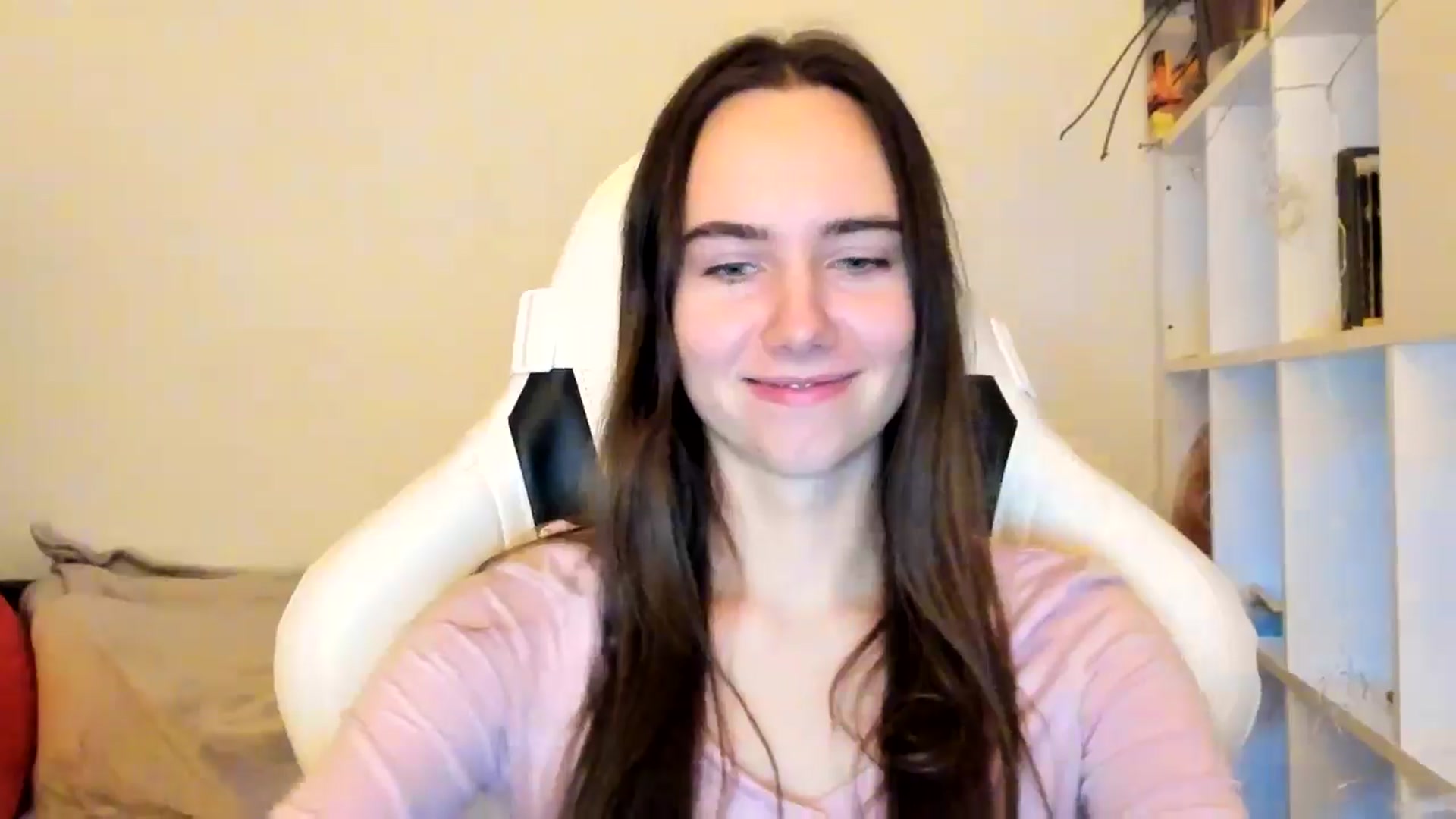 Gallery image thumbnail from OhAlisa's myfreecams stream on, 12/22/2025, 15:26 image 3 of 20