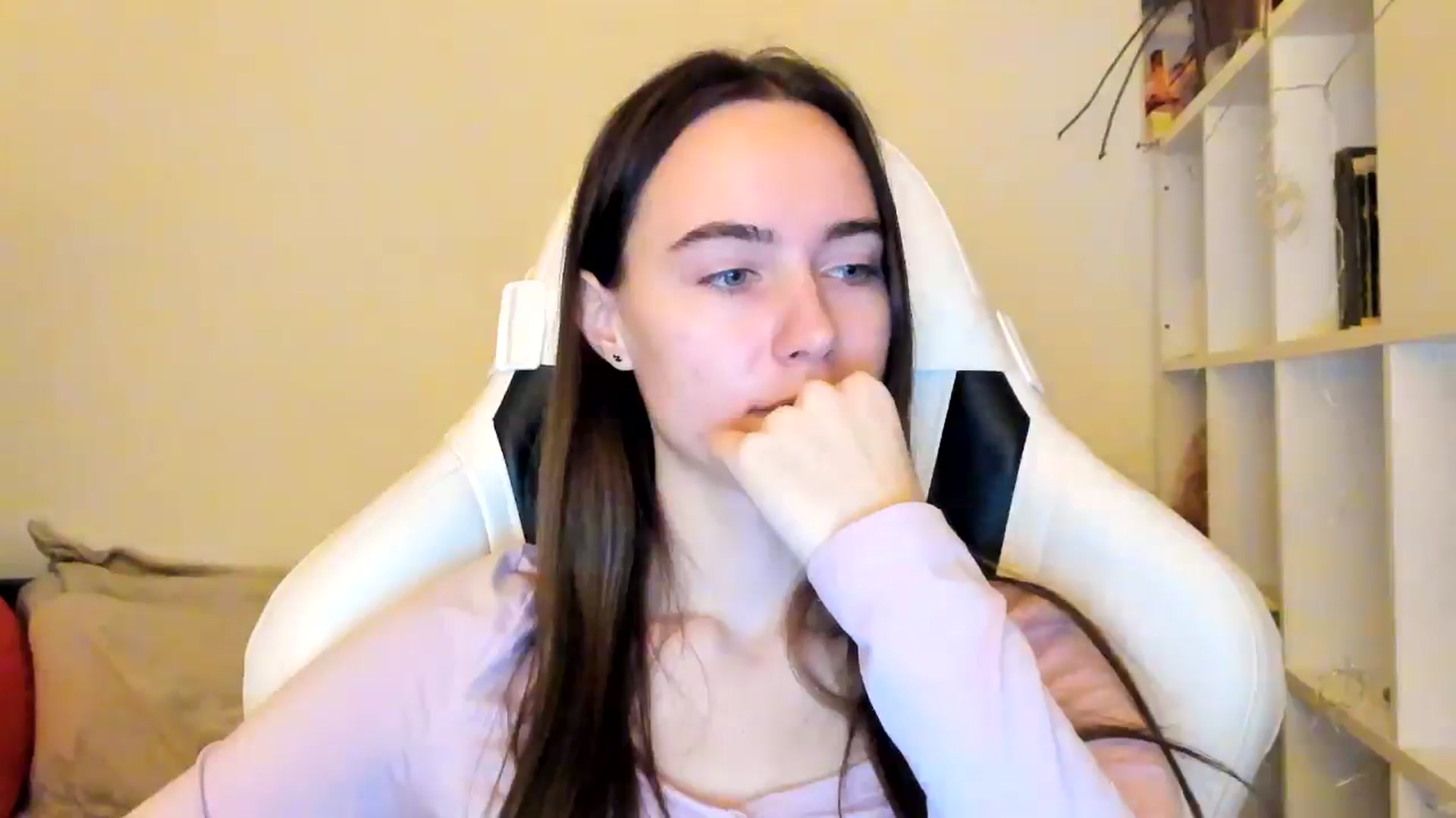 Gallery image thumbnail from OhAlisa's myfreecams stream on, 12/22/2025, 15:26 image 14 of 20