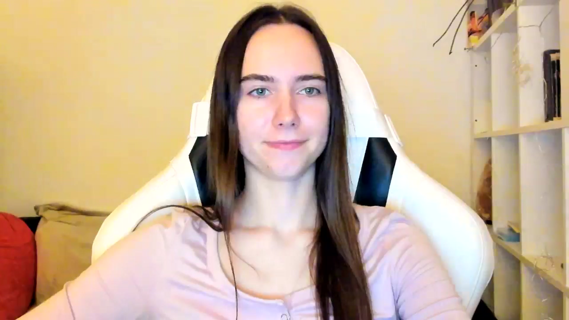 Gallery image thumbnail from OhAlisa's myfreecams stream on, 12/22/2025, 16:33 image 12 of 20