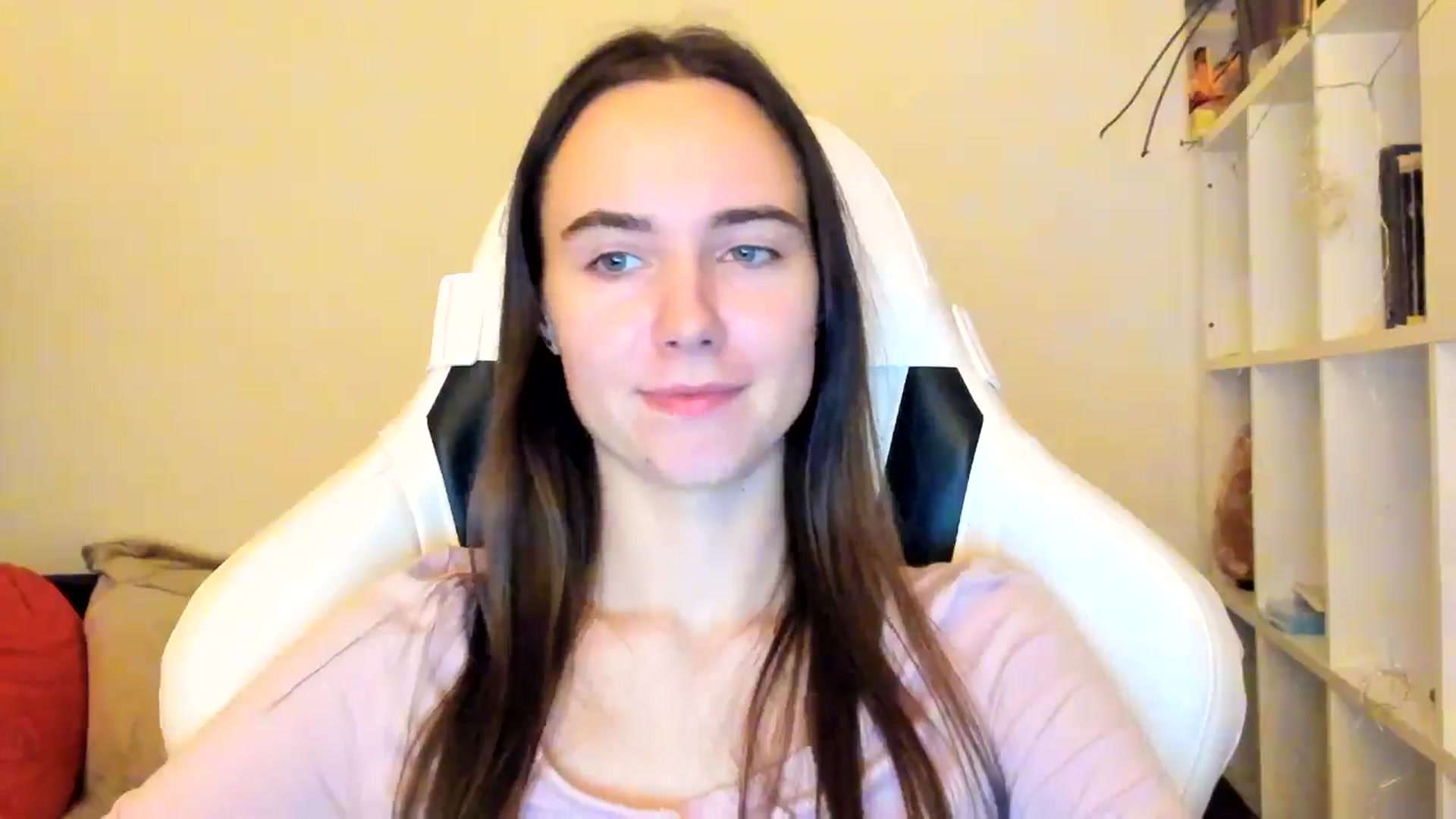 Gallery image thumbnail from OhAlisa's myfreecams stream on, 12/22/2025, 16:33 image 8 of 20