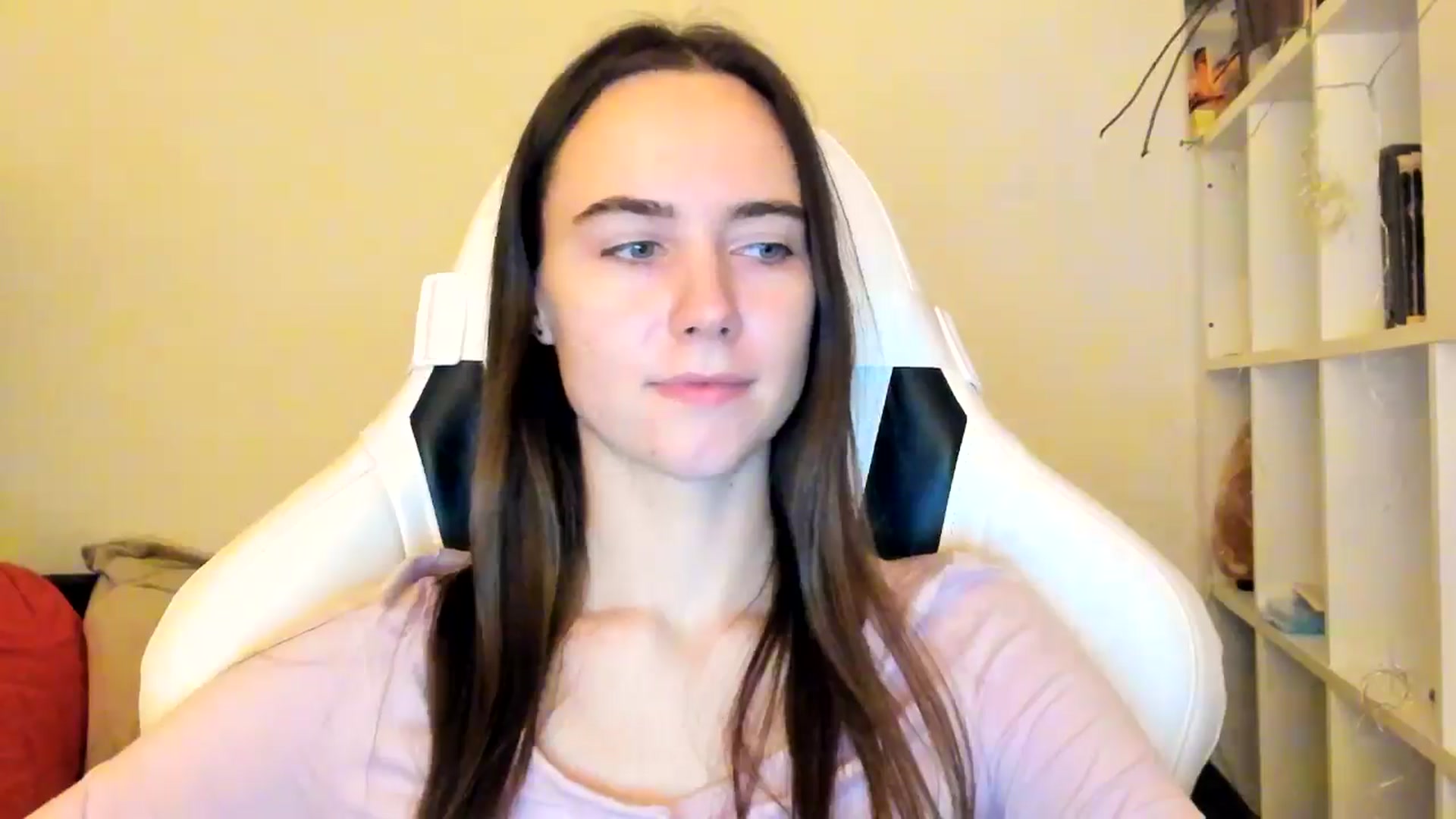 Gallery image thumbnail from OhAlisa's myfreecams stream on, 12/22/2025, 16:33 image 5 of 20