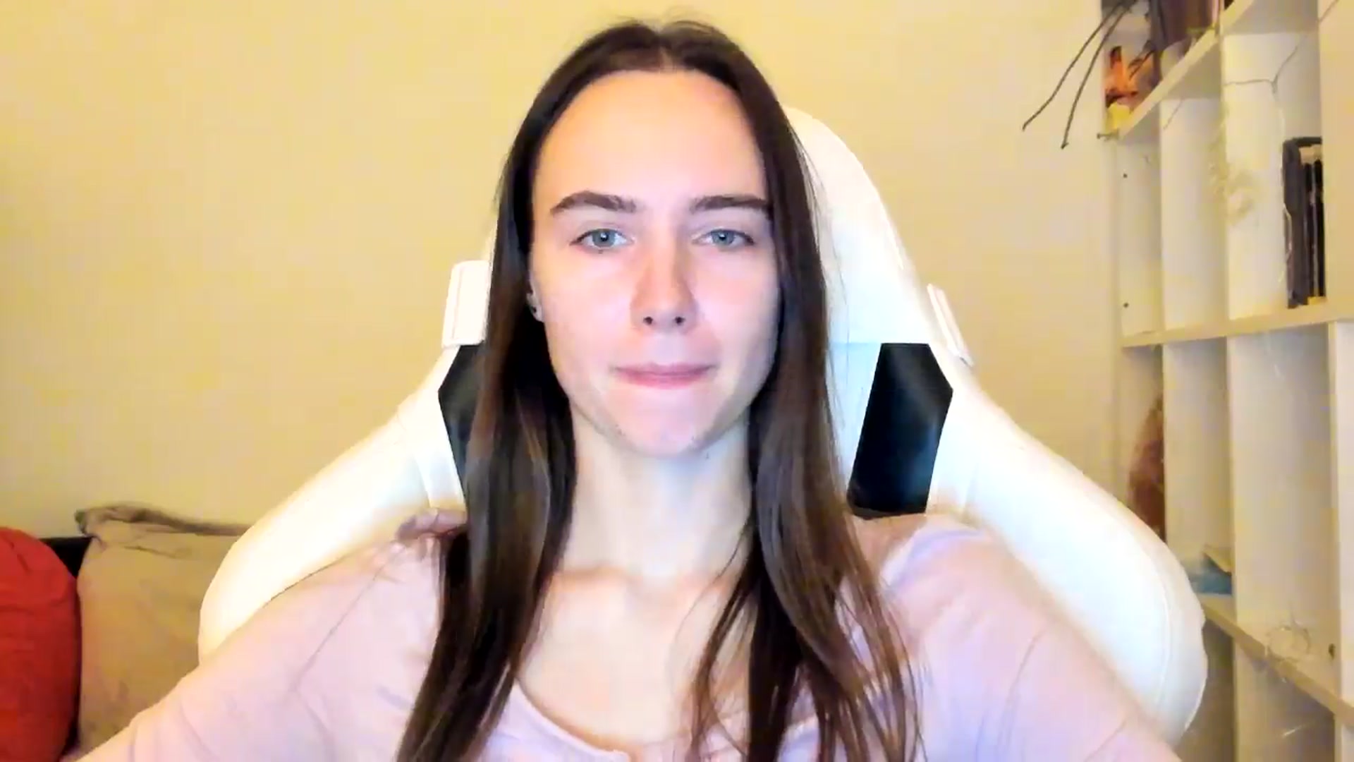 Gallery image thumbnail from OhAlisa's myfreecams stream on, 12/22/2025, 16:33 image 3 of 20