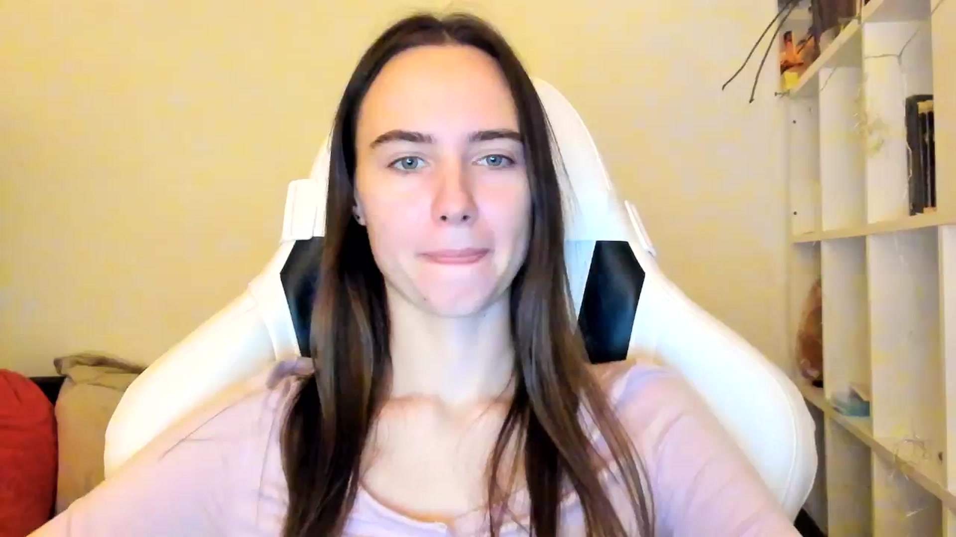 Gallery image thumbnail from OhAlisa's myfreecams stream on, 12/22/2025, 16:33 image 6 of 20